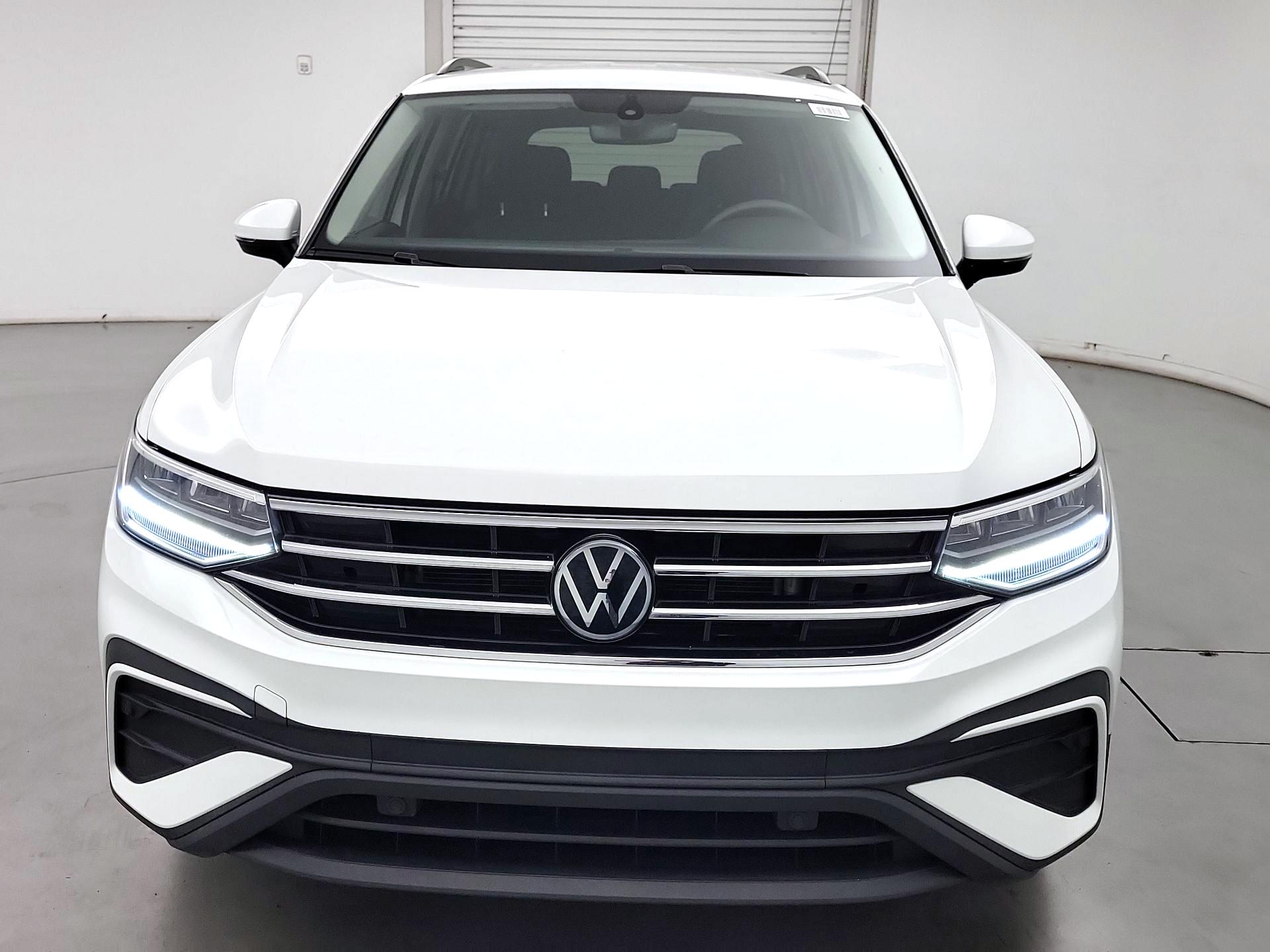 Thumbnail: 2023 Volkswagen Tiguan - 2