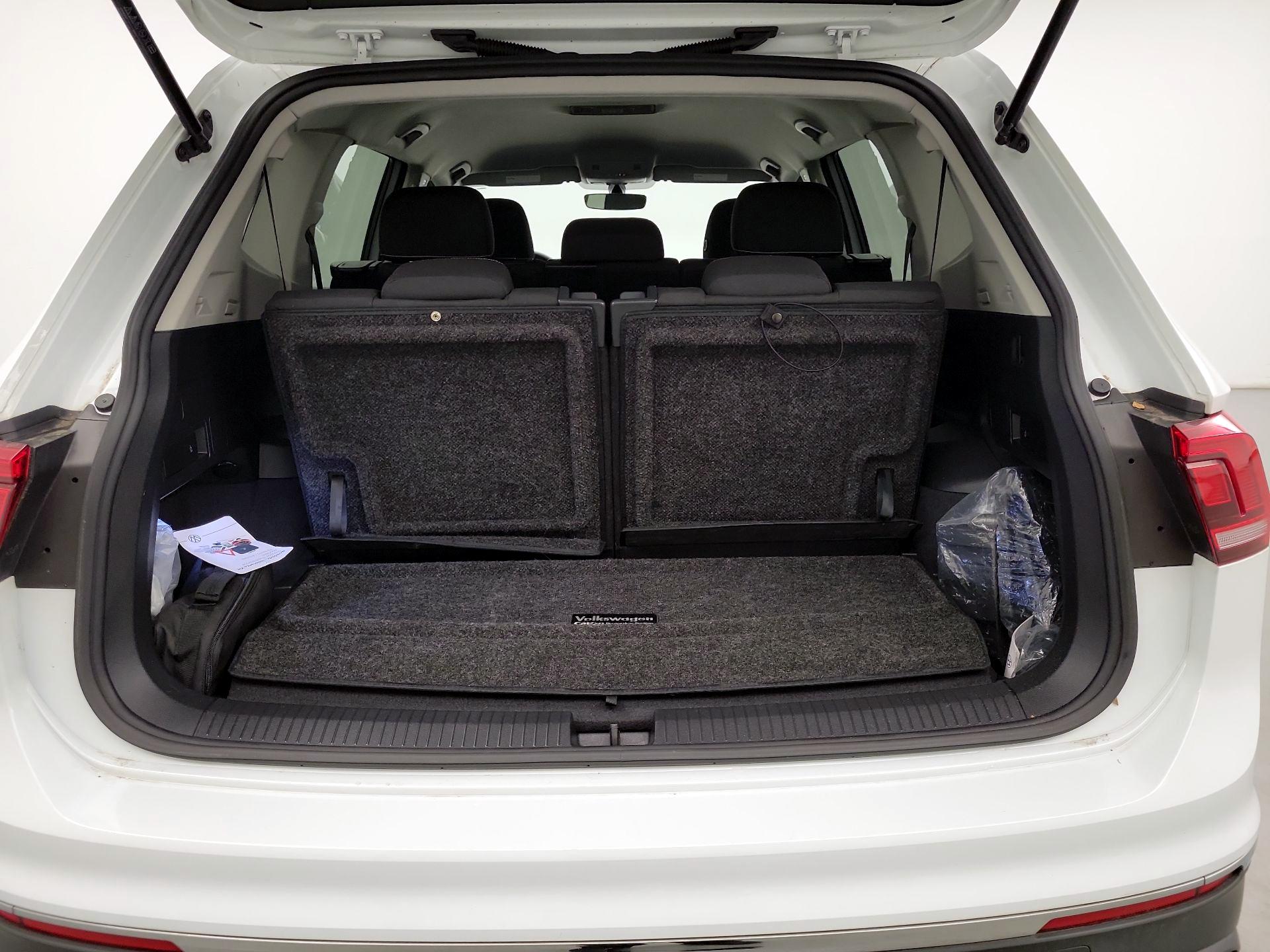 Thumbnail: 2023 Volkswagen Tiguan - 19