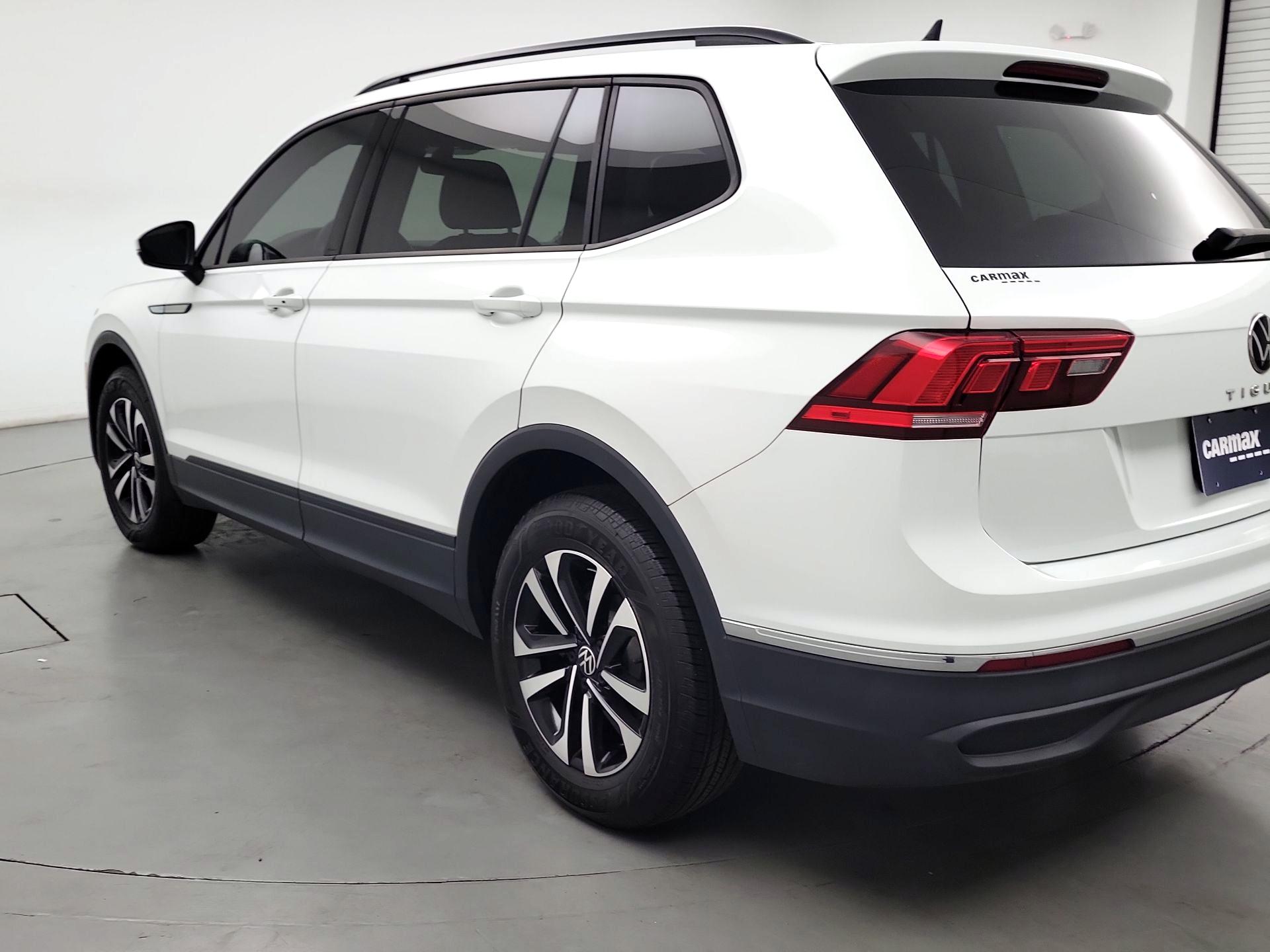 Thumbnail: 2023 Volkswagen Tiguan - 7