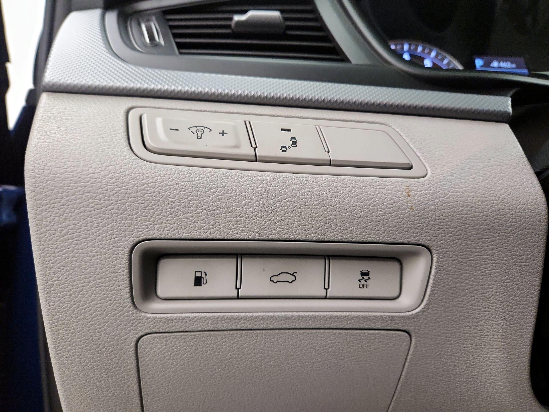 Thumbnail: 2019 Hyundai Sonata - 13