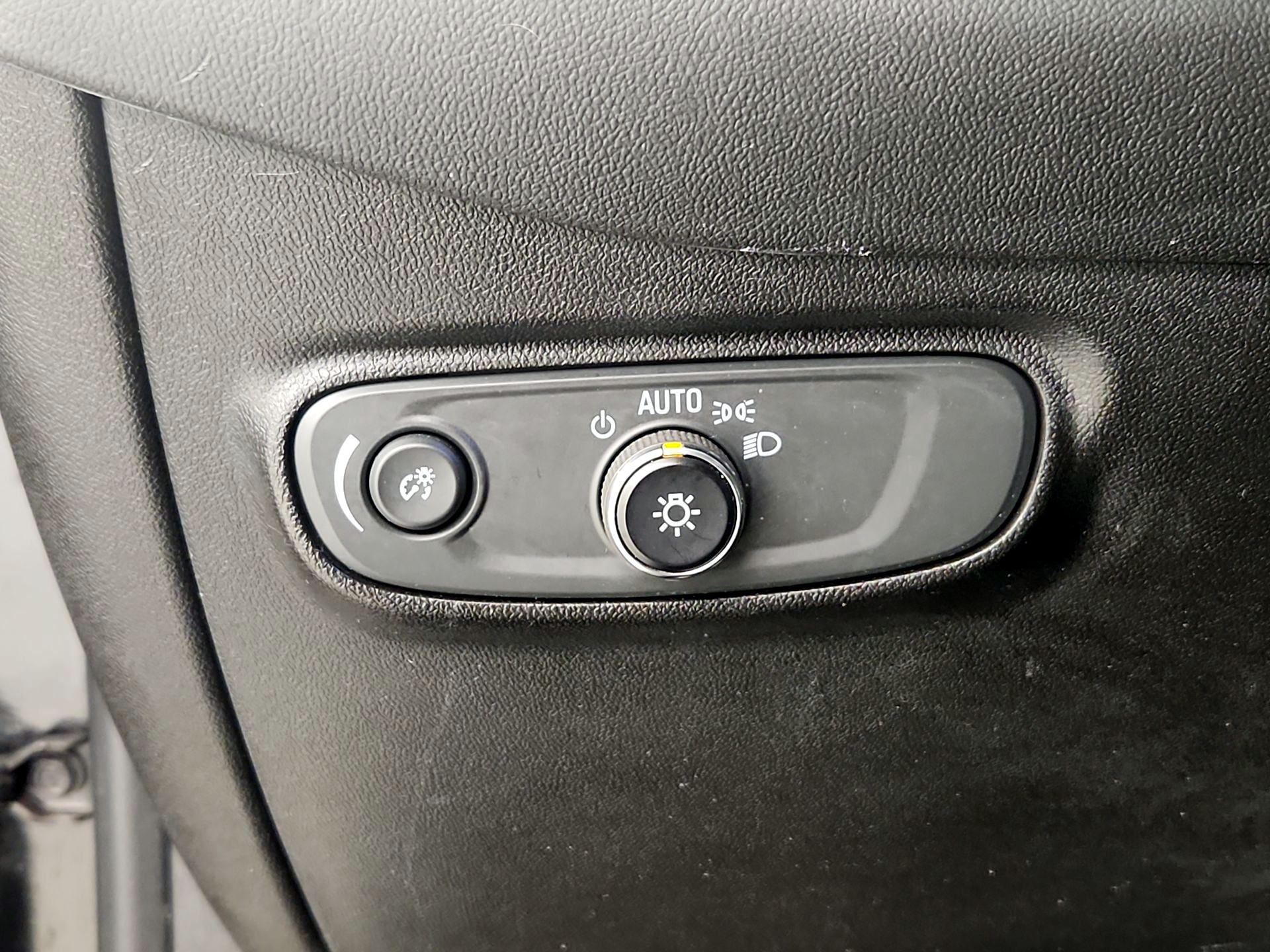 Thumbnail: 2022 Chevrolet Equinox - 13