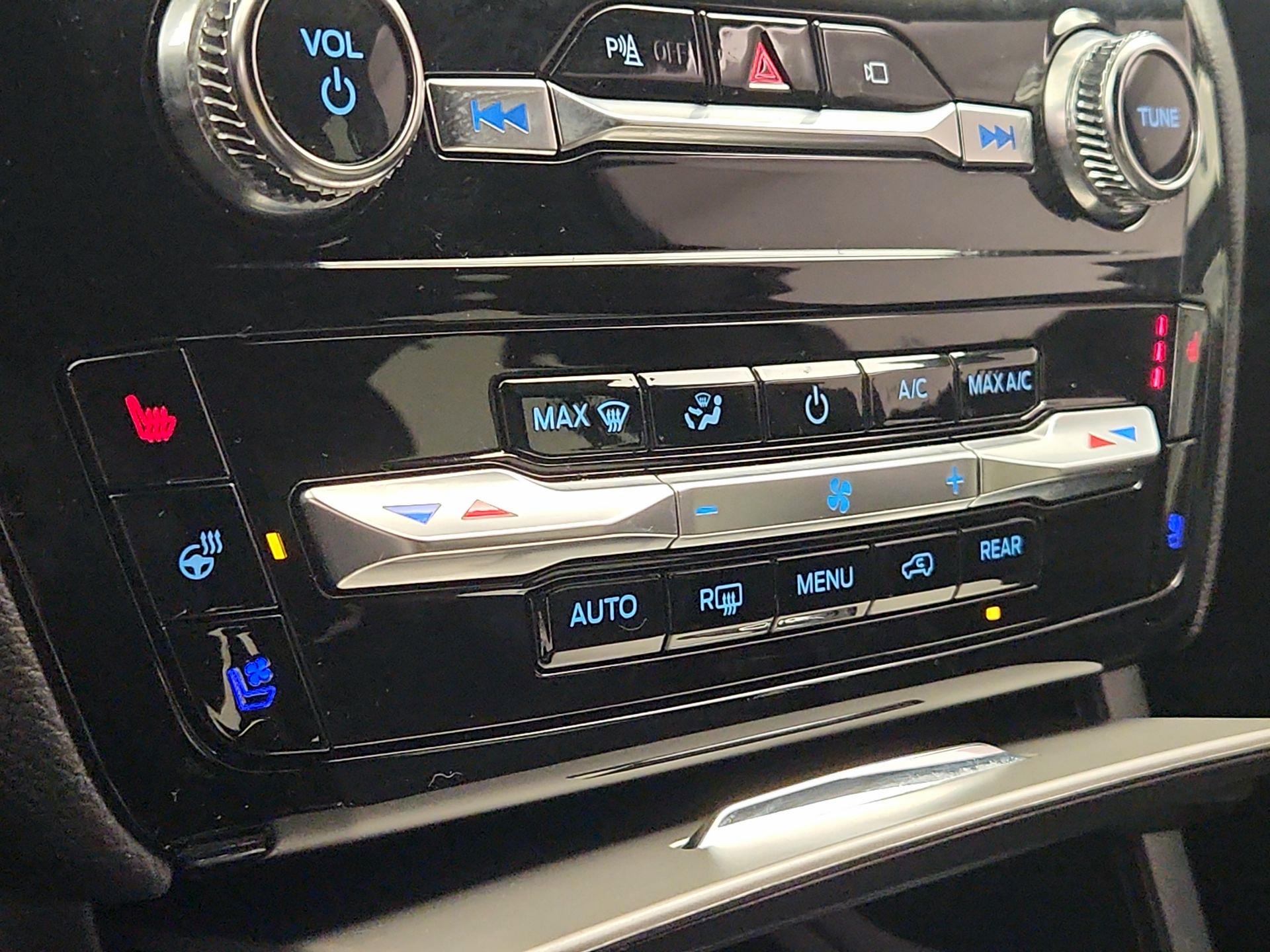 Thumbnail: 2022 Ford Explorer - 17