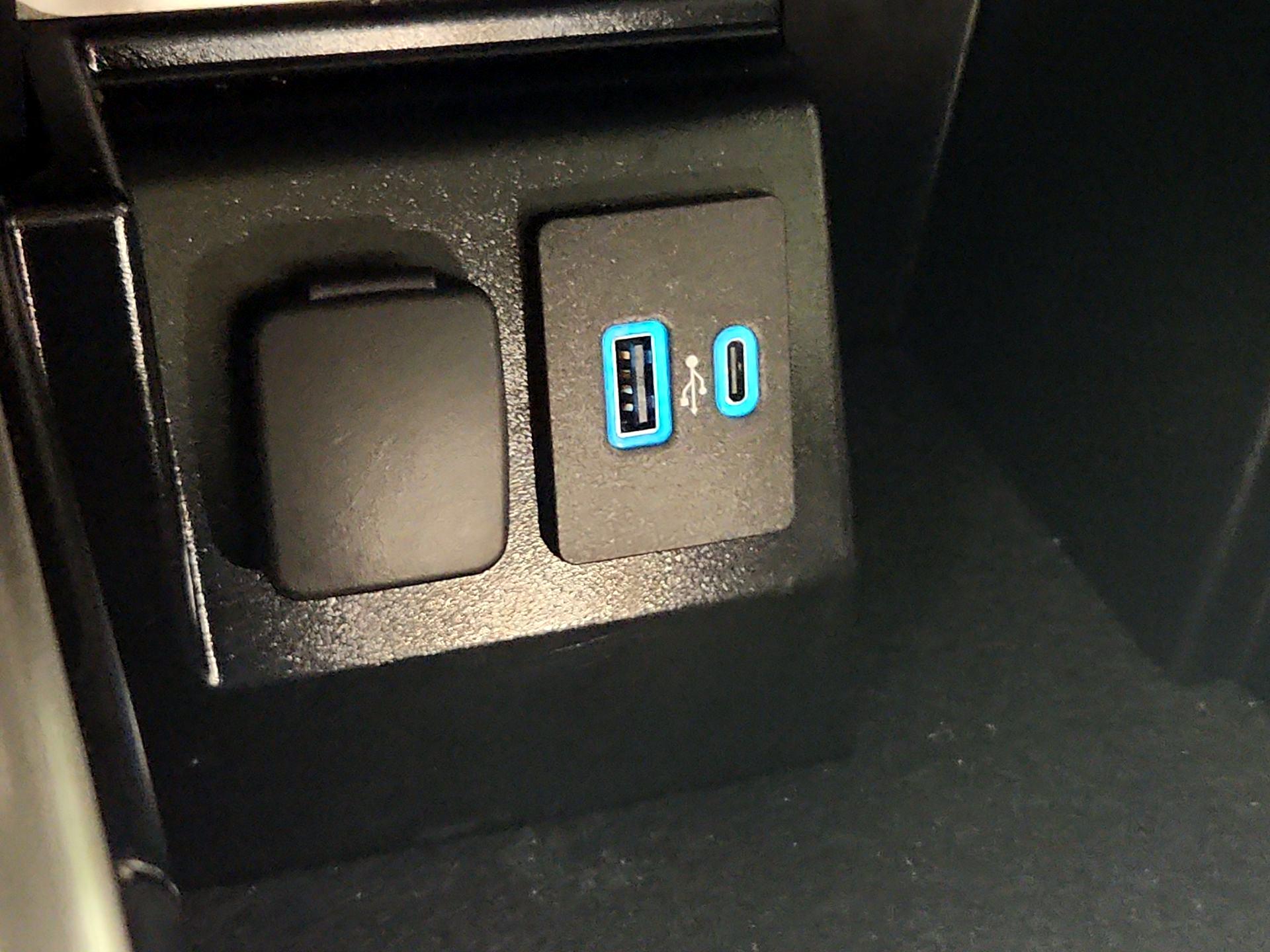 Thumbnail: 2022 Ford Explorer - 19