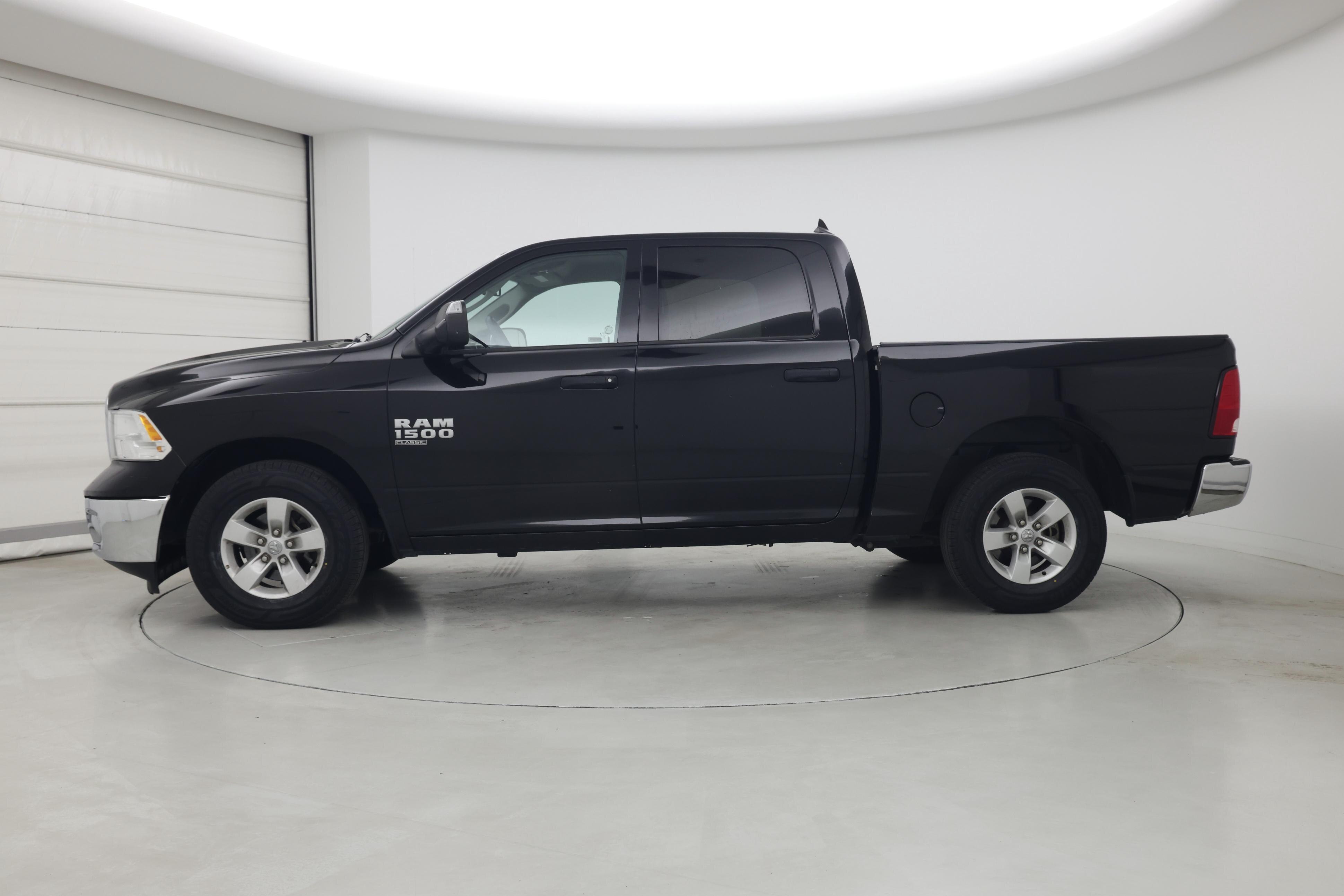 Thumbnail: 2023 RAM 1500 Classic - 3