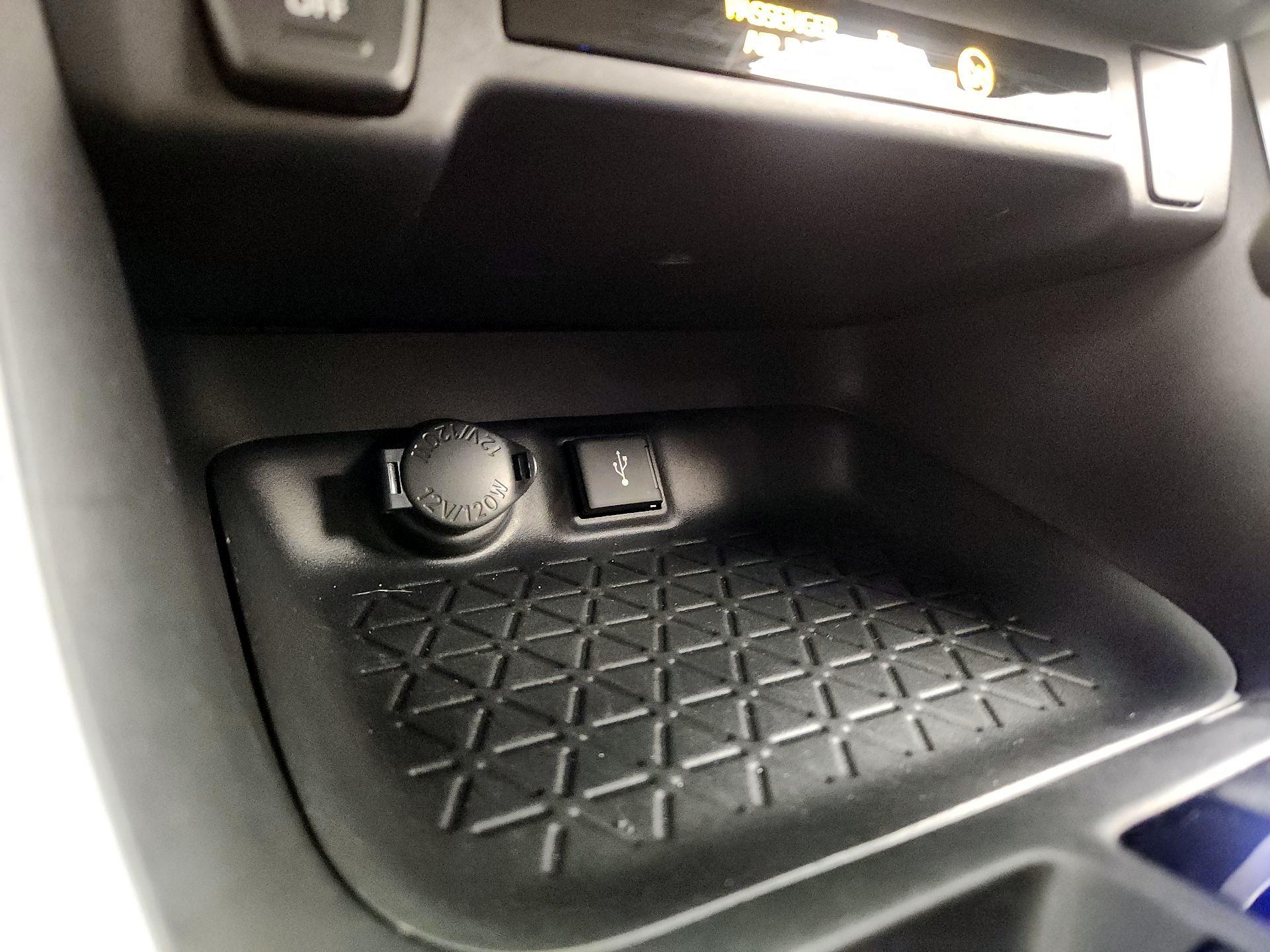 Thumbnail: 2021 Toyota RAV4 - 18