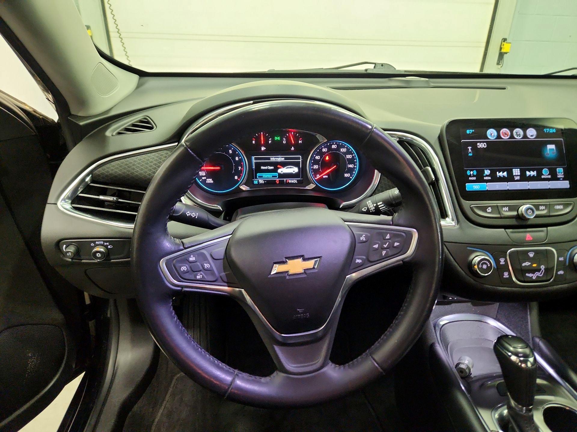 Thumbnail: 2018 Chevrolet Malibu - 10