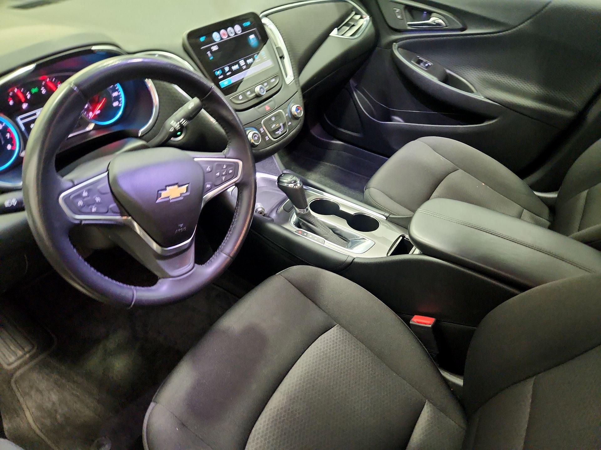 Thumbnail: 2018 Chevrolet Malibu - 11