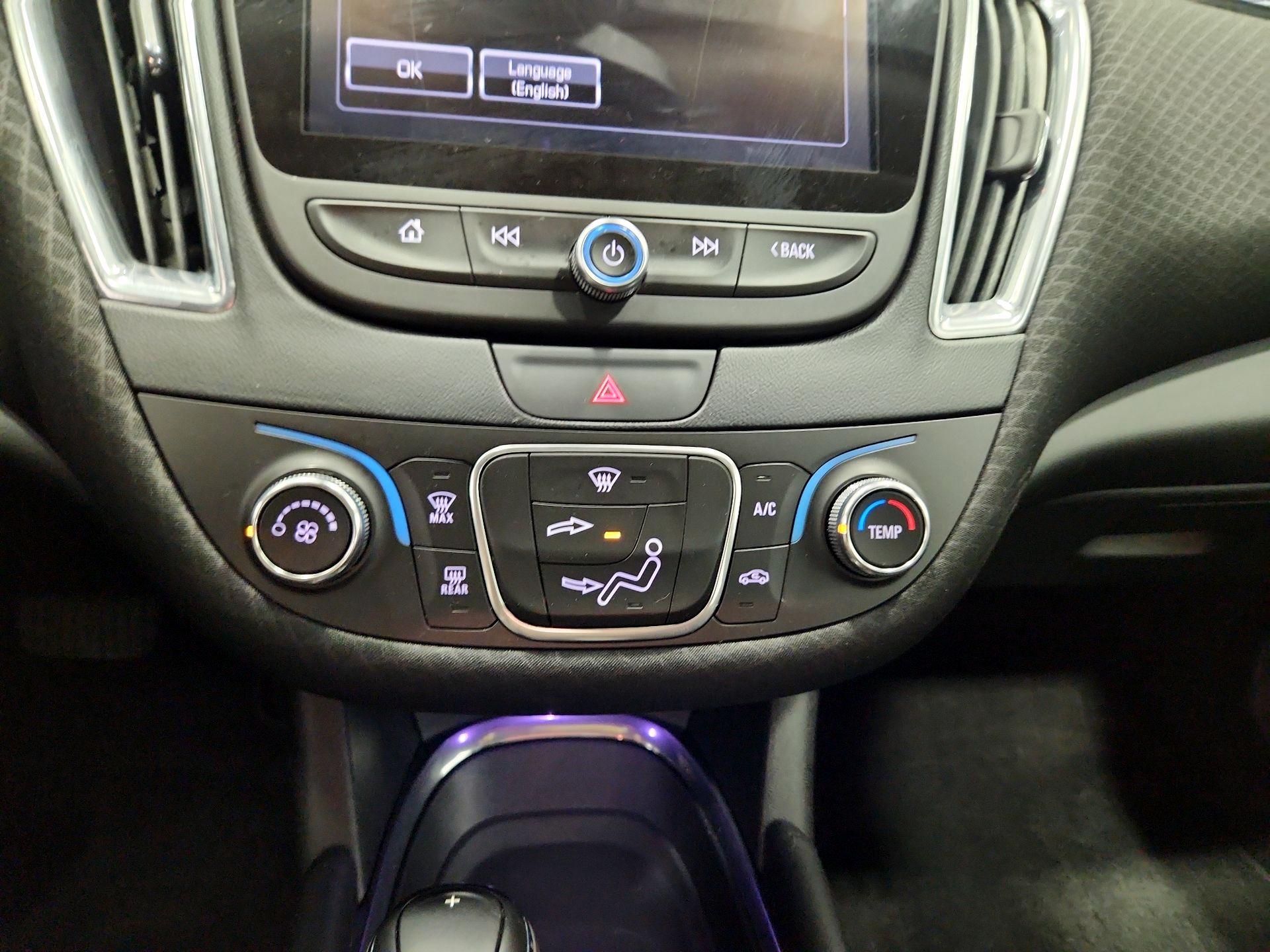 Thumbnail: 2018 Chevrolet Malibu - 16