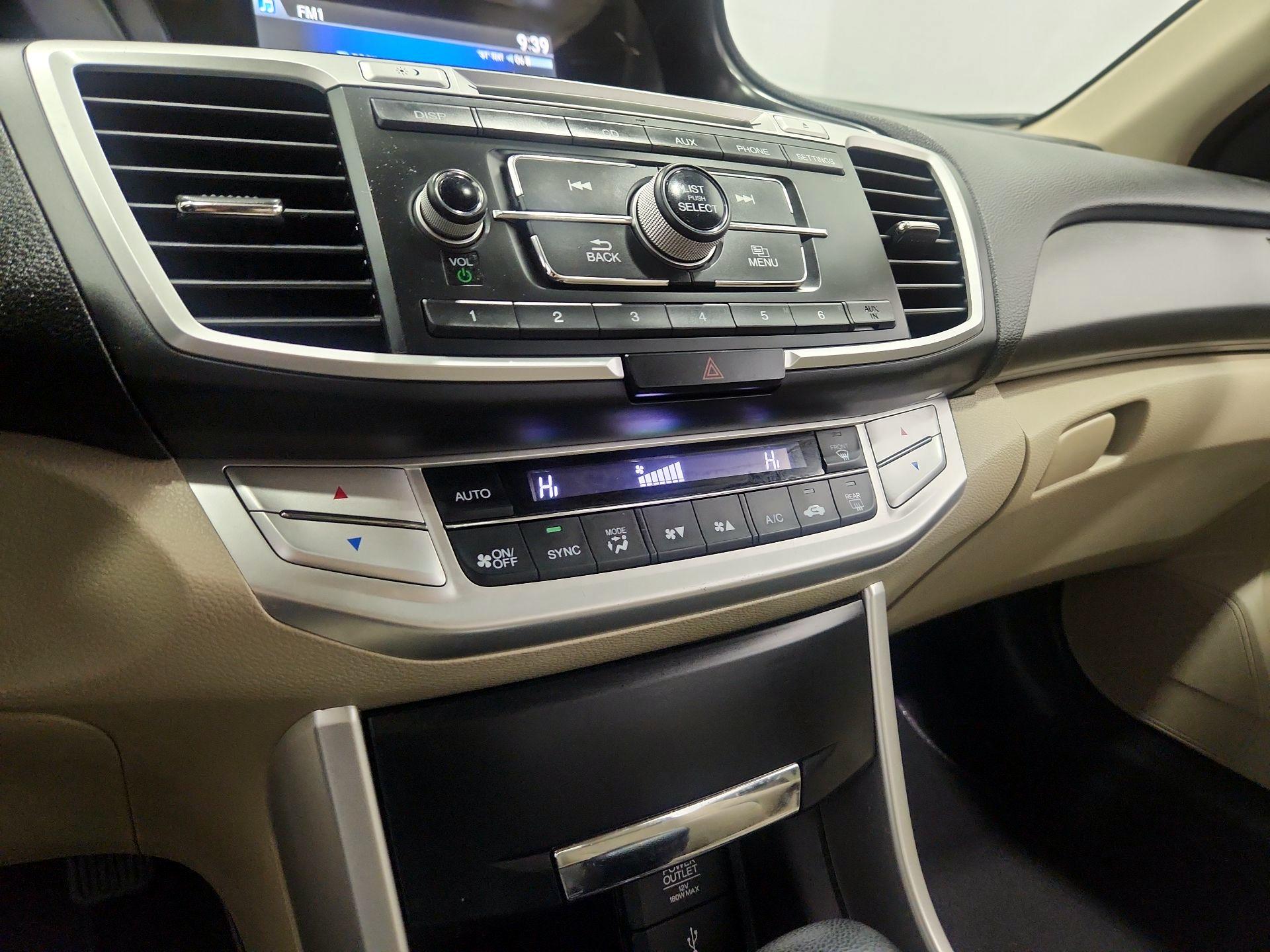 Thumbnail: 2015 Honda Accord - 16