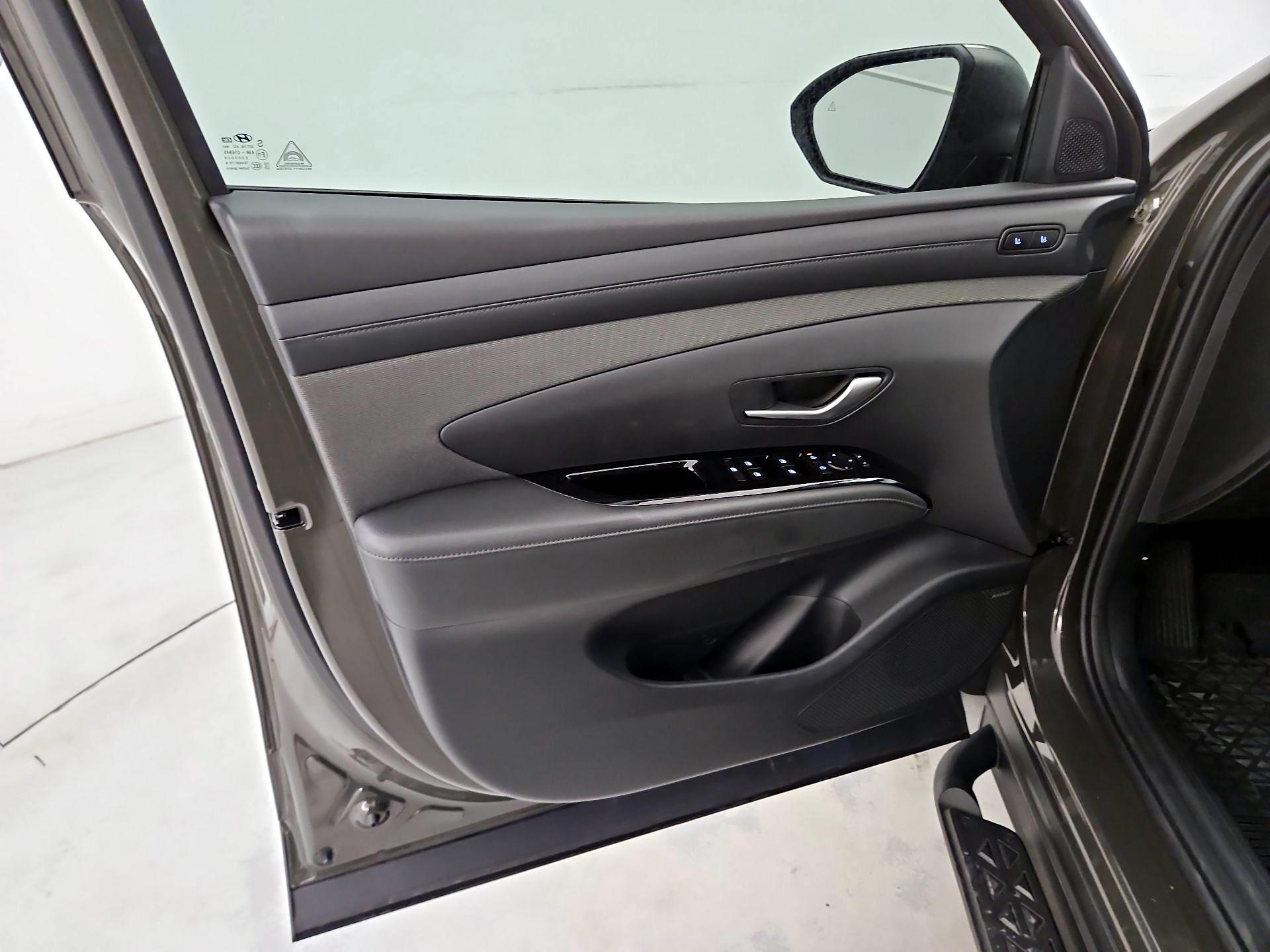 Thumbnail: 2025 Hyundai Santa Cruz - 12