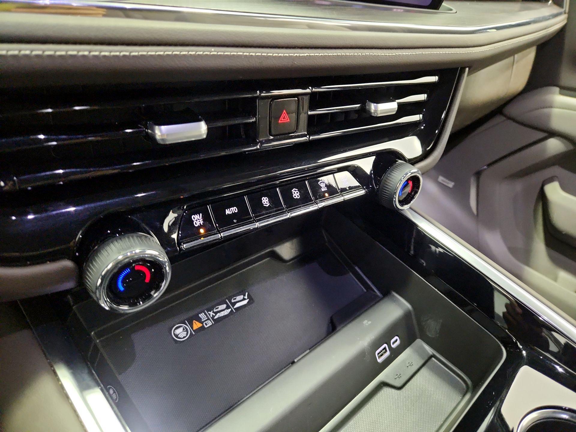 Thumbnail: 2025 Chevrolet Suburban - 17