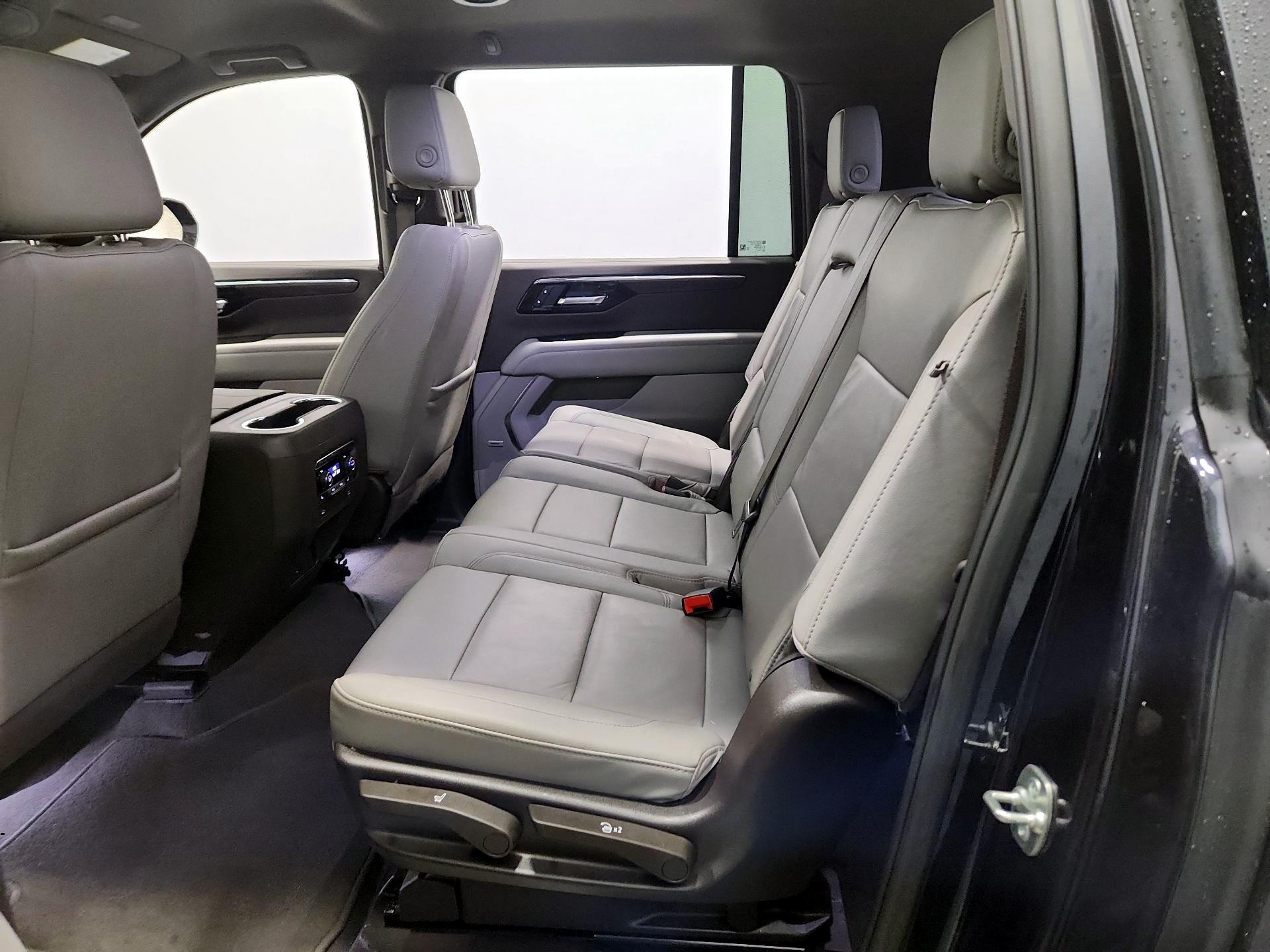 Thumbnail: 2025 Chevrolet Suburban - 20