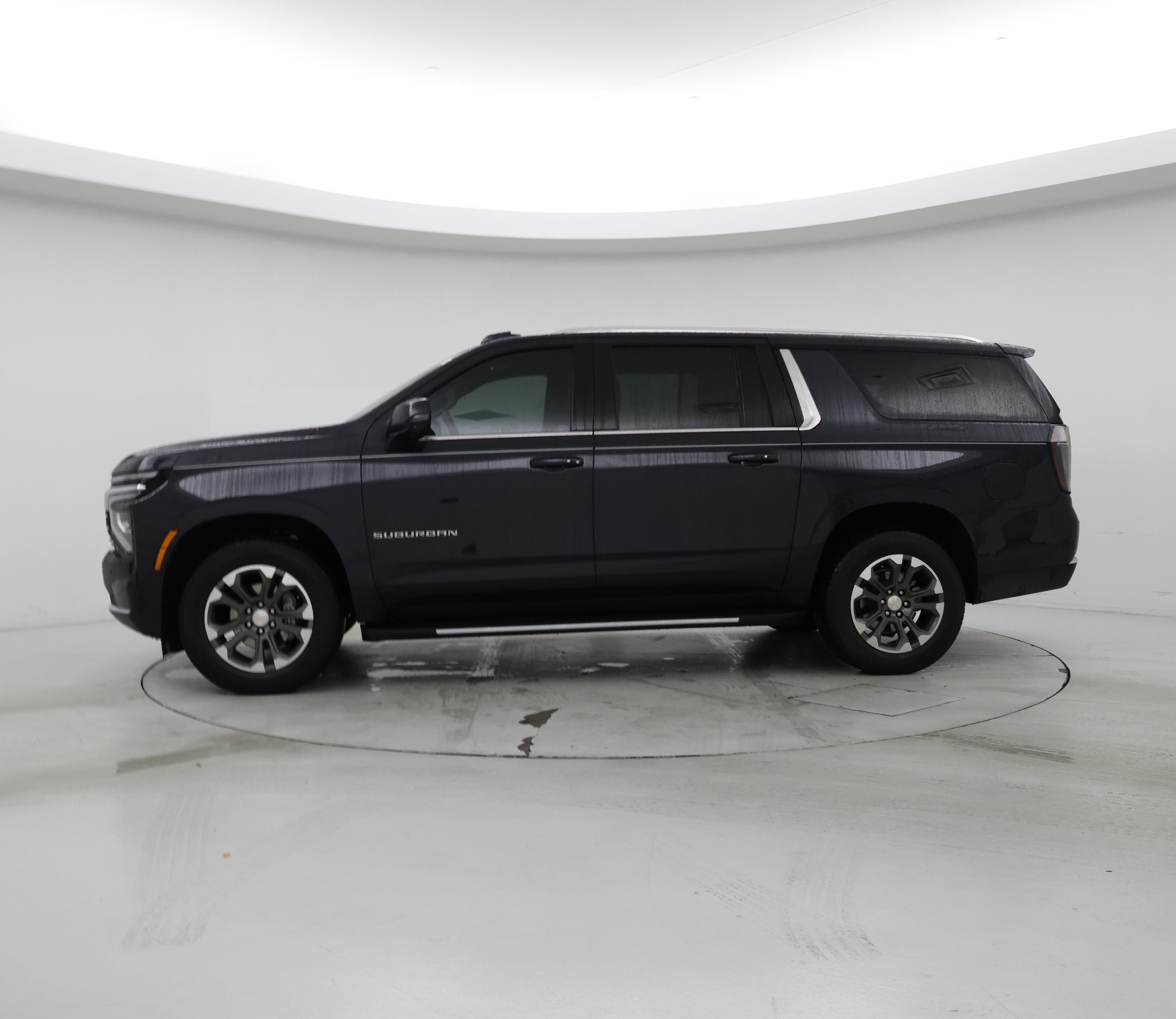 Thumbnail: 2025 Chevrolet Suburban - 3