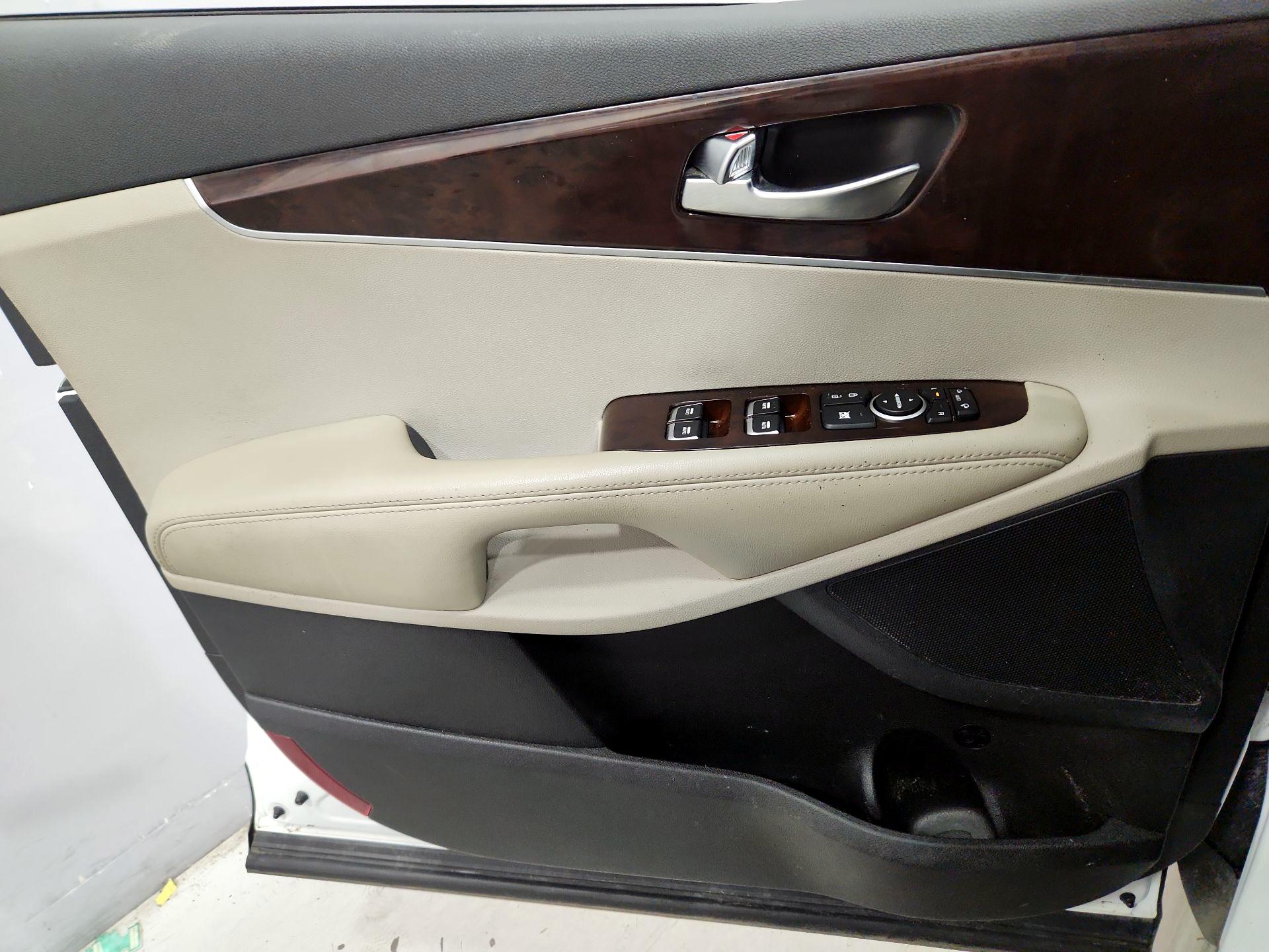 Thumbnail: 2018 Kia Sorento - 12