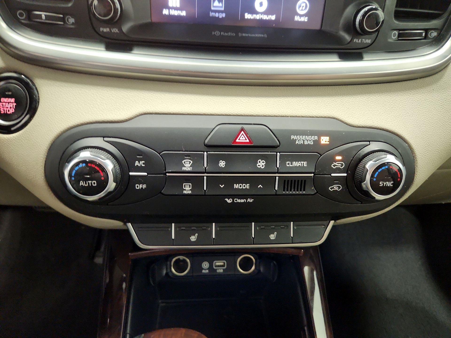 Thumbnail: 2018 Kia Sorento - 16