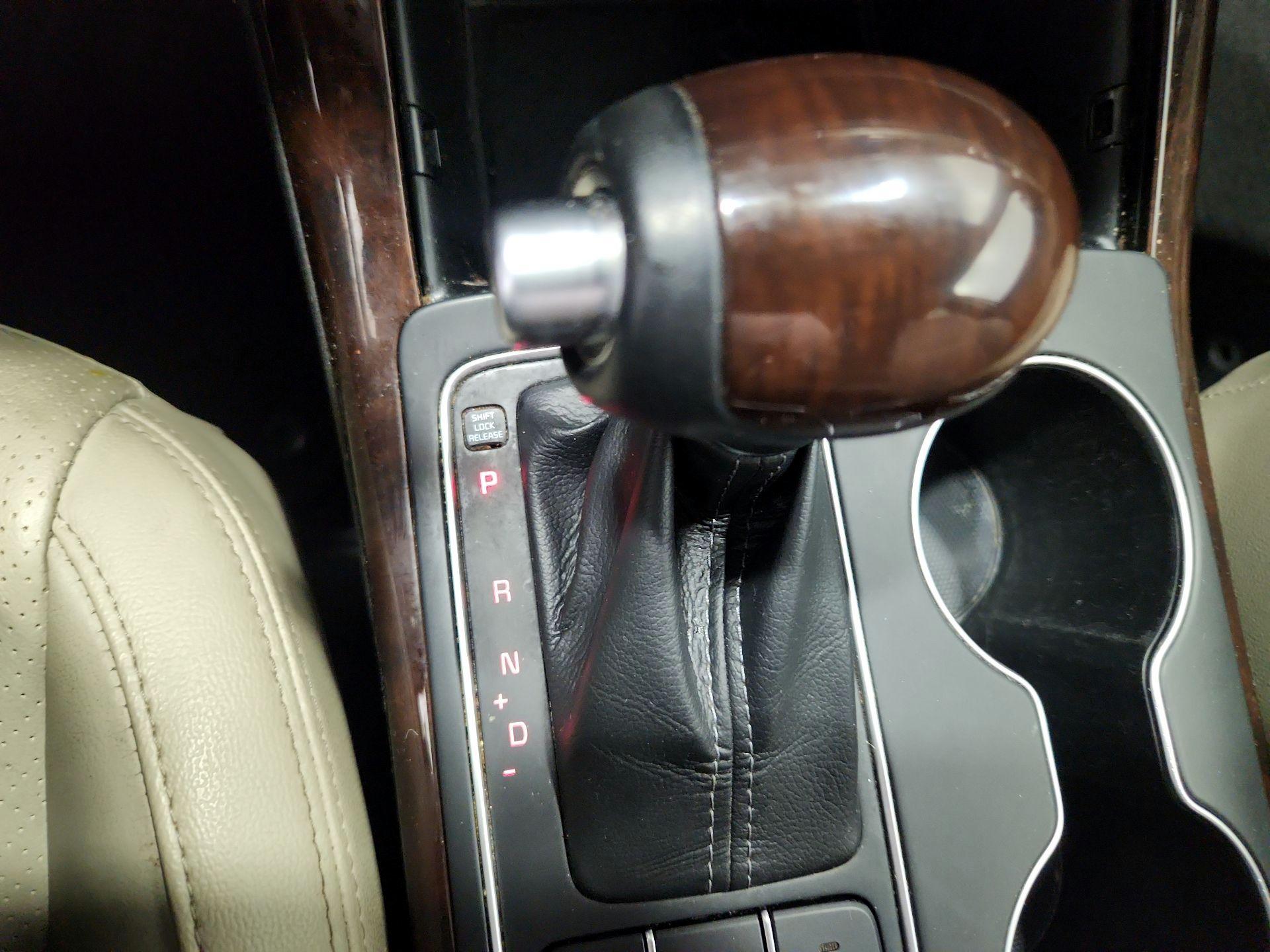 Thumbnail: 2018 Kia Sorento - 17