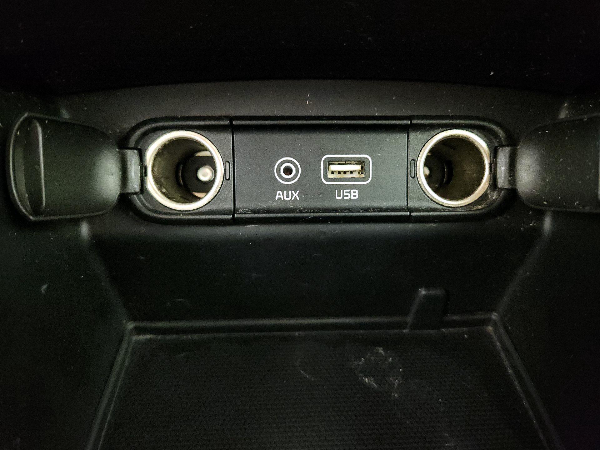 Thumbnail: 2018 Kia Sorento - 18