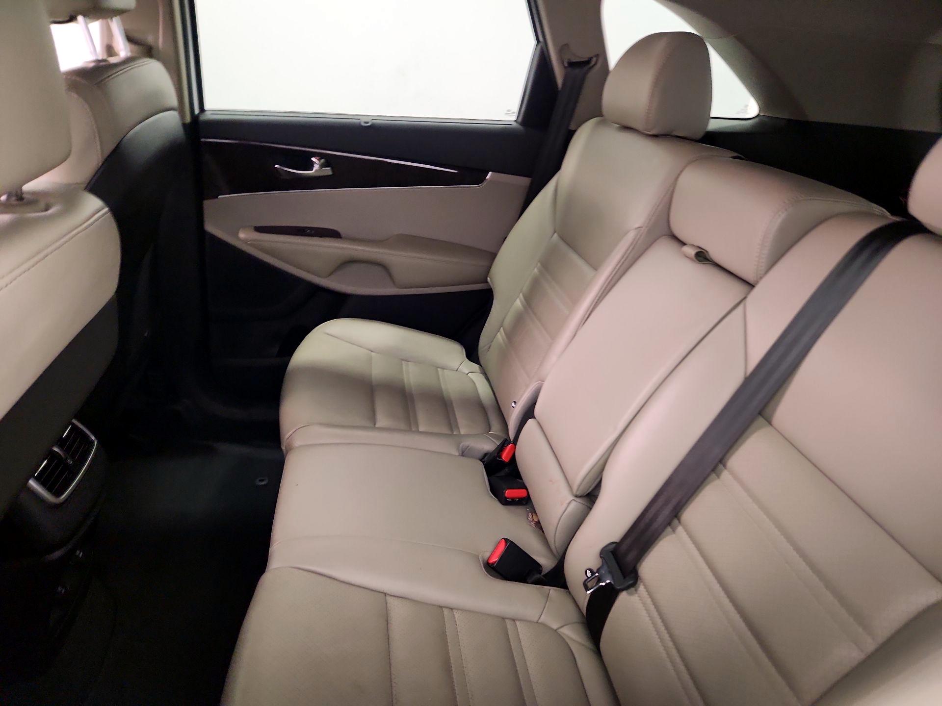 Thumbnail: 2018 Kia Sorento - 19