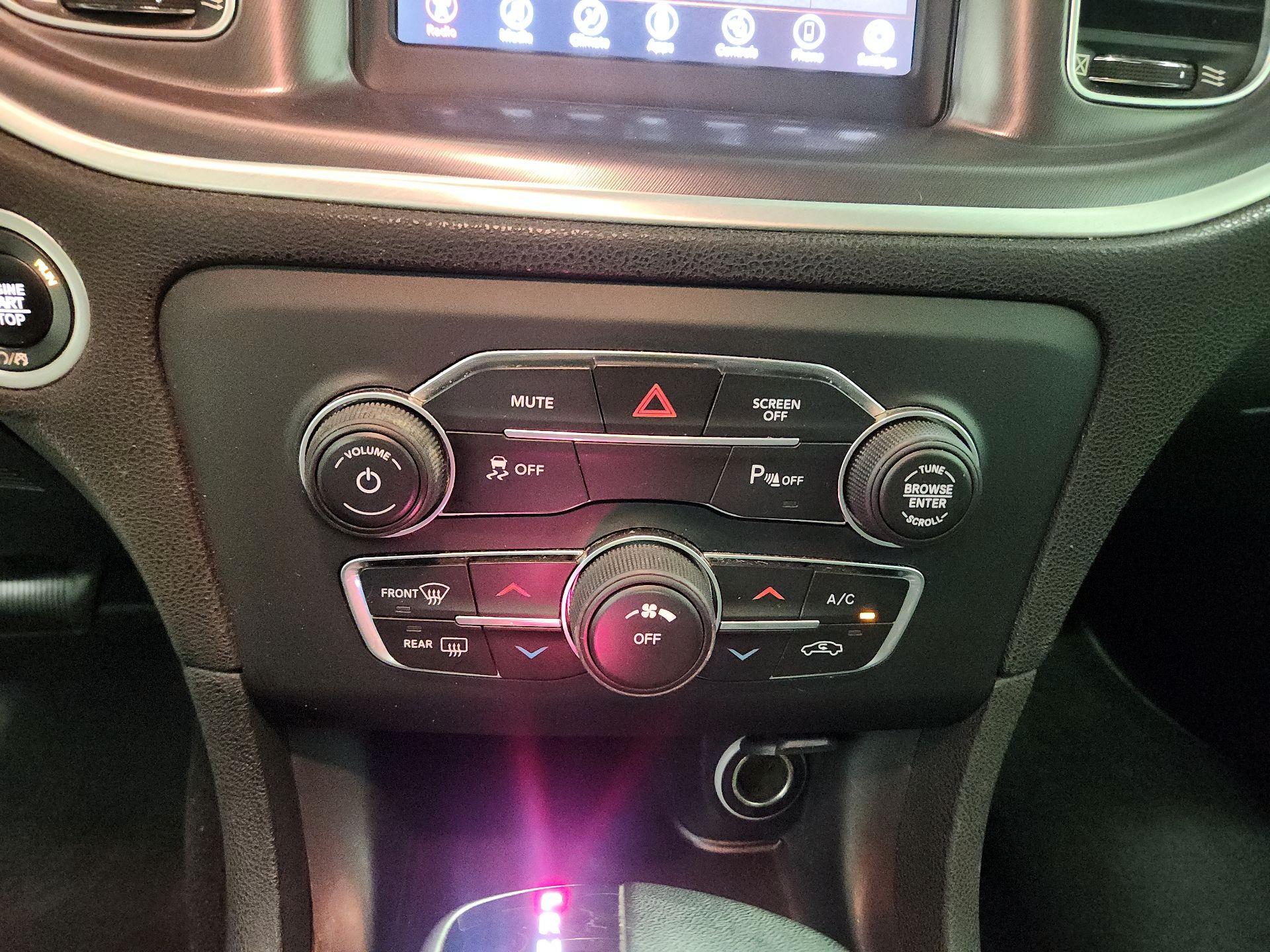 Thumbnail: 2019 Dodge Charger - 16