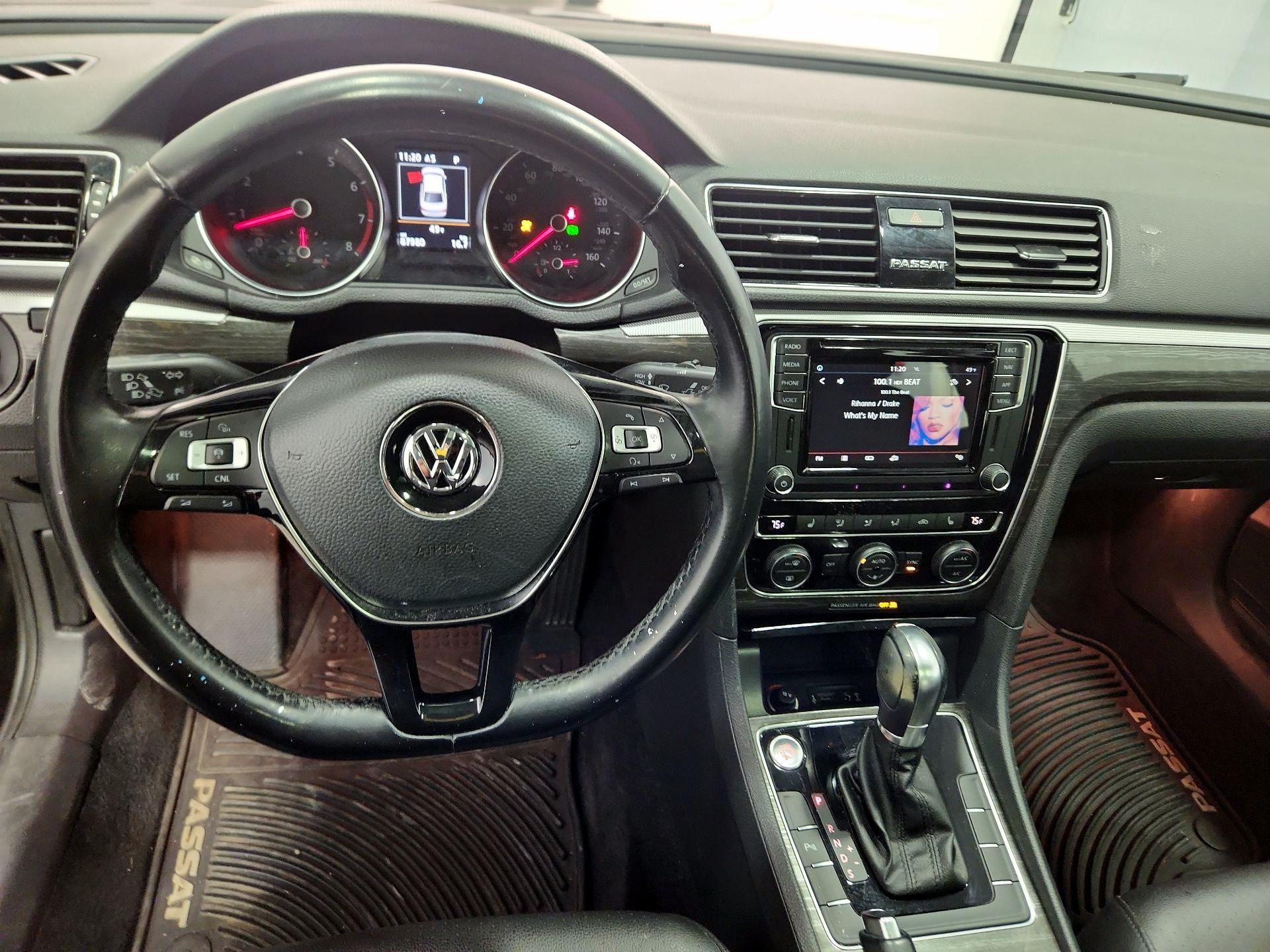 Thumbnail: 2018 Volkswagen Passat - 9