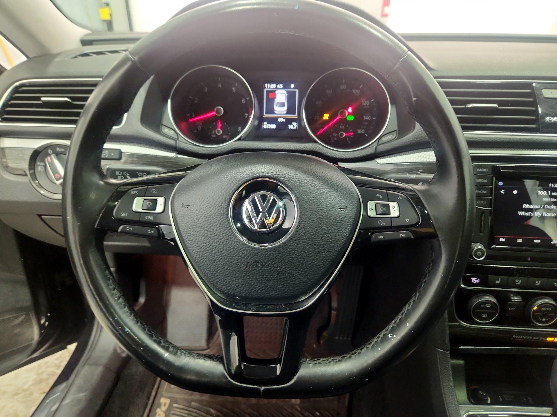 Thumbnail: 2018 Volkswagen Passat - 10