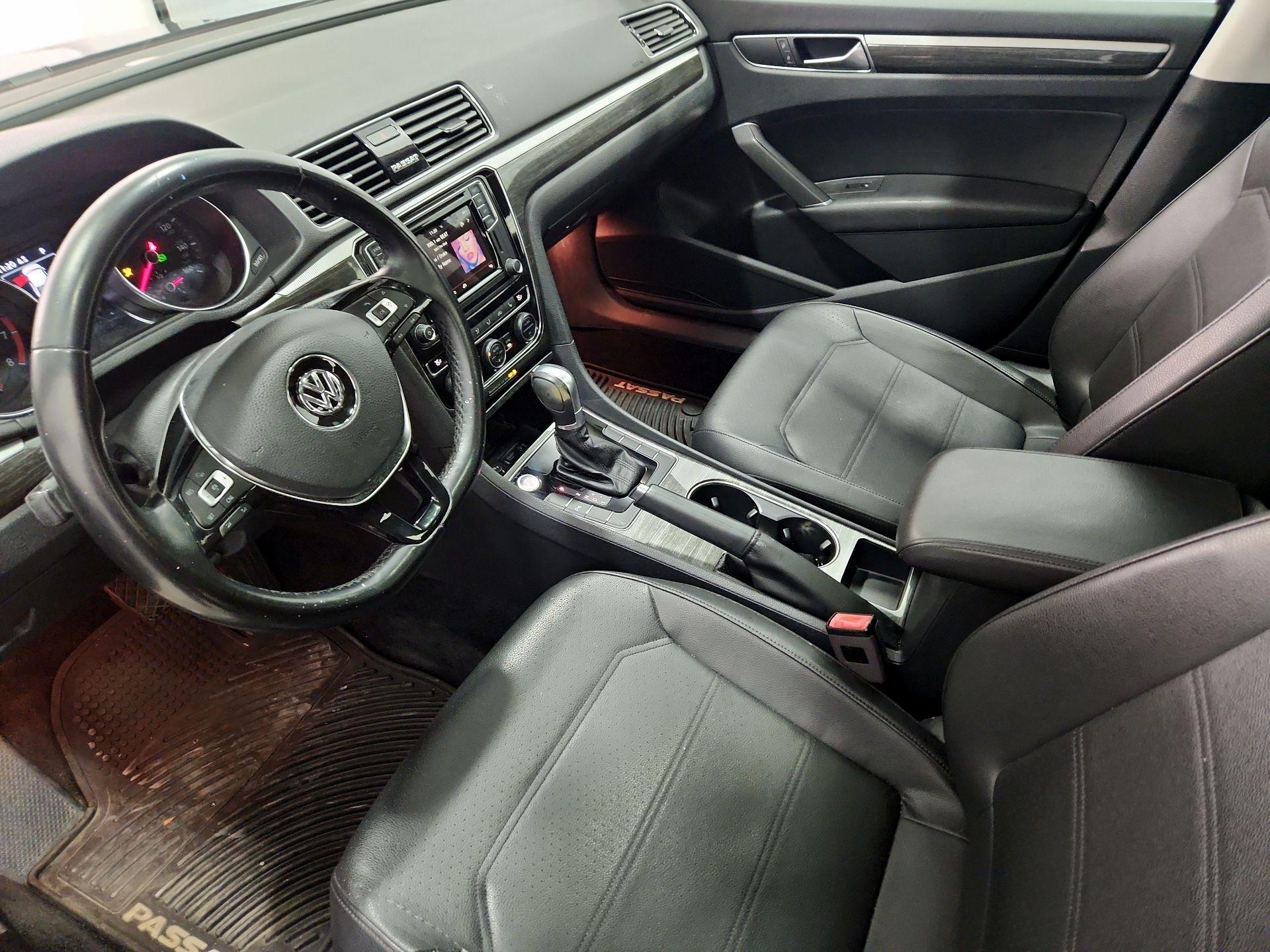 Thumbnail: 2018 Volkswagen Passat - 11