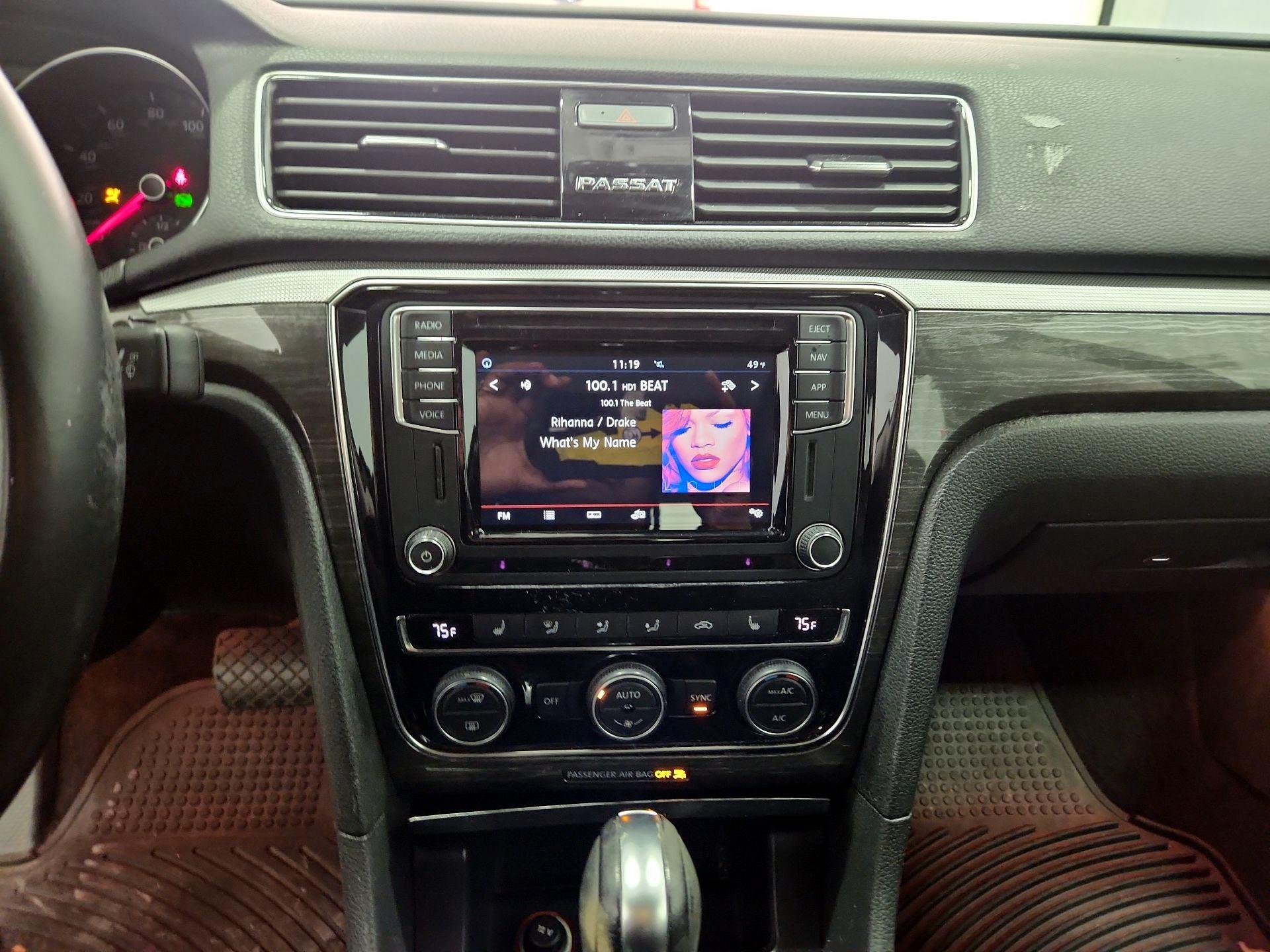 Thumbnail: 2018 Volkswagen Passat - 15