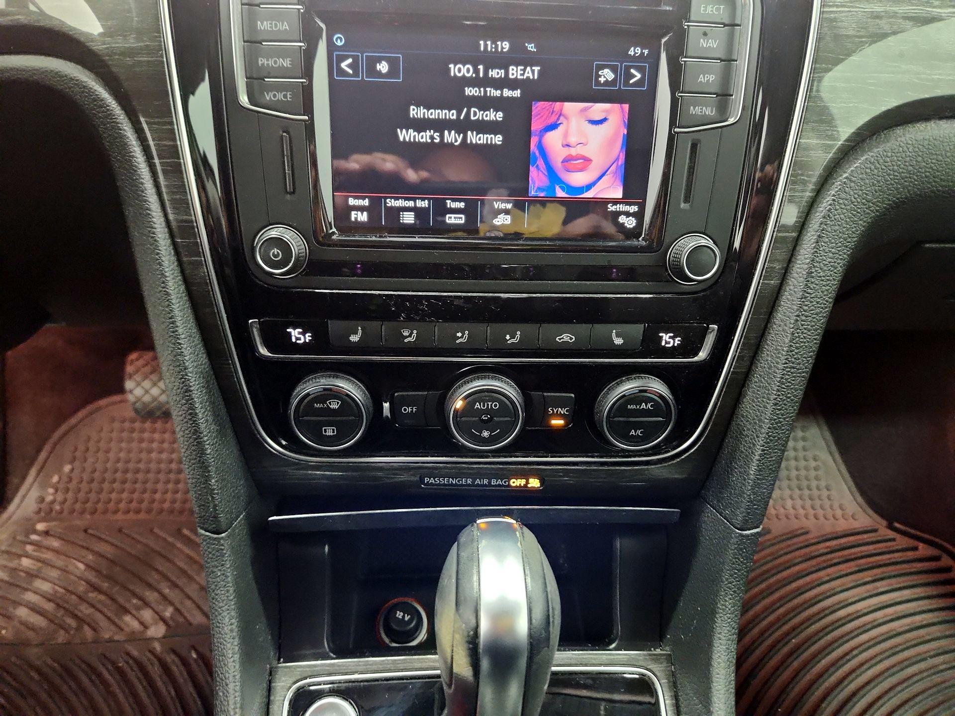 Thumbnail: 2018 Volkswagen Passat - 16