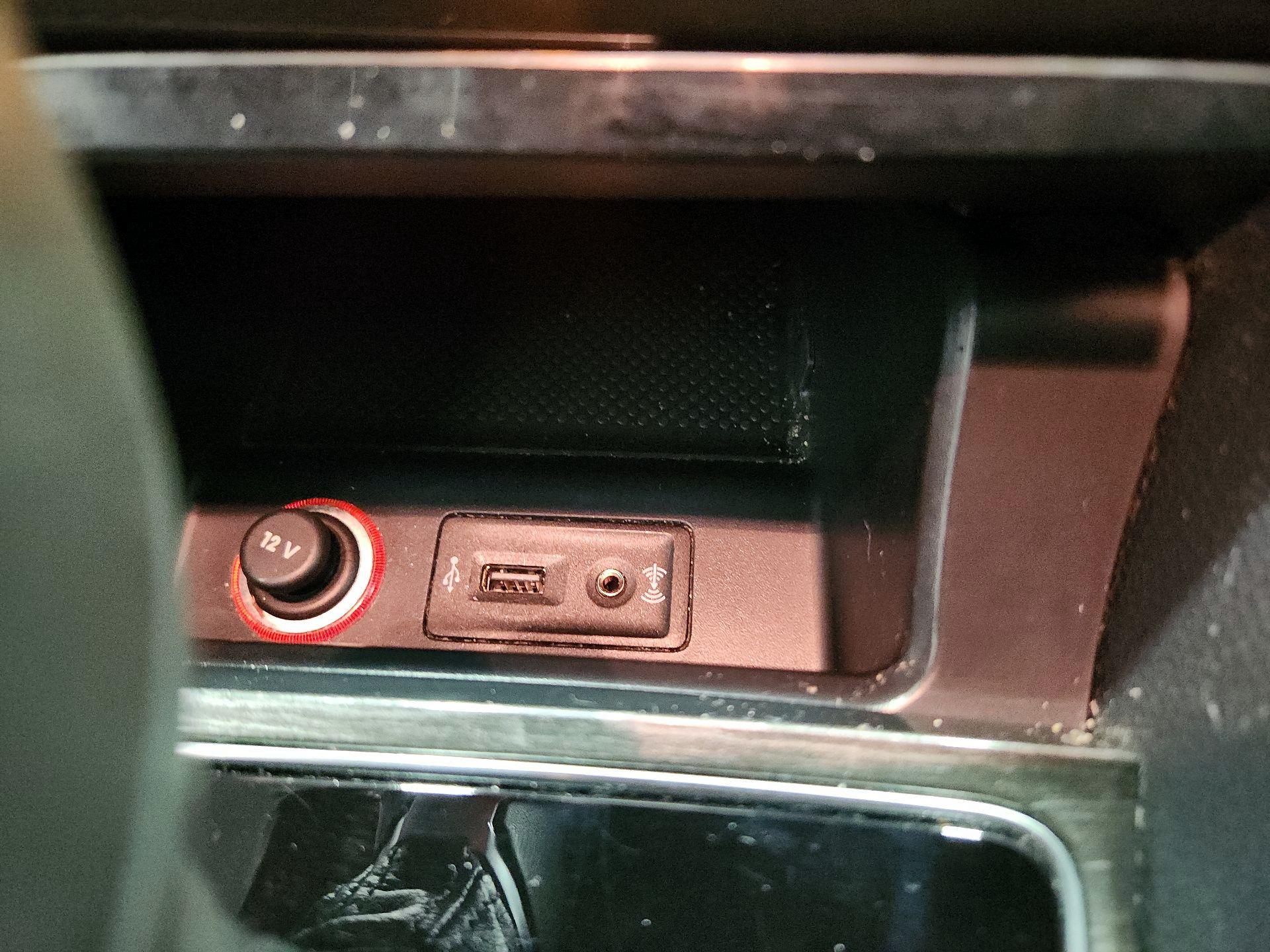 Thumbnail: 2018 Volkswagen Passat - 18