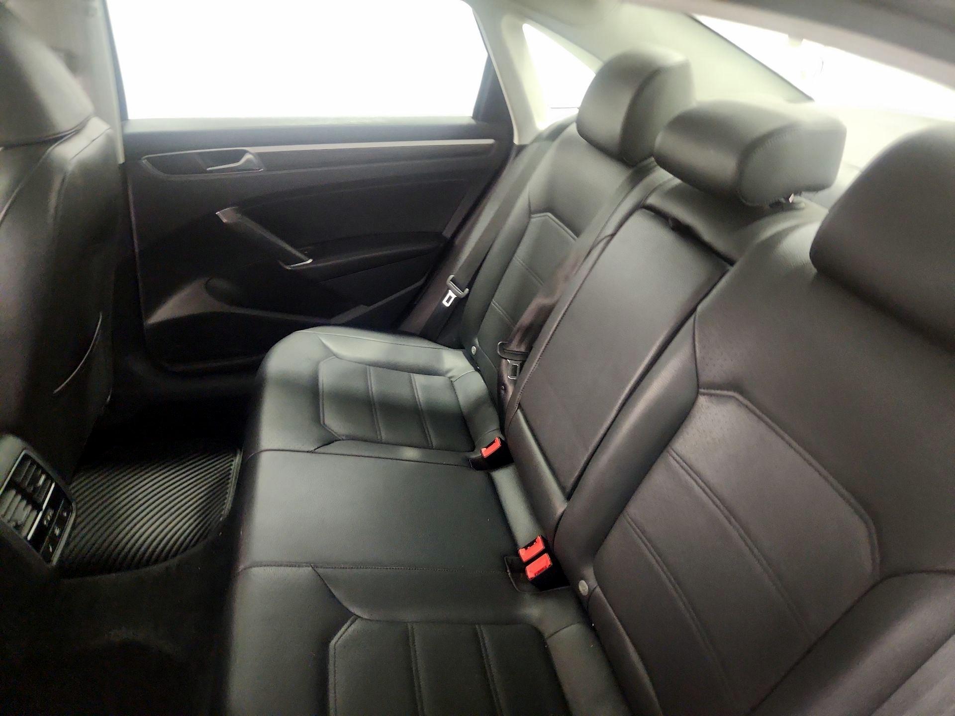 Thumbnail: 2018 Volkswagen Passat - 20