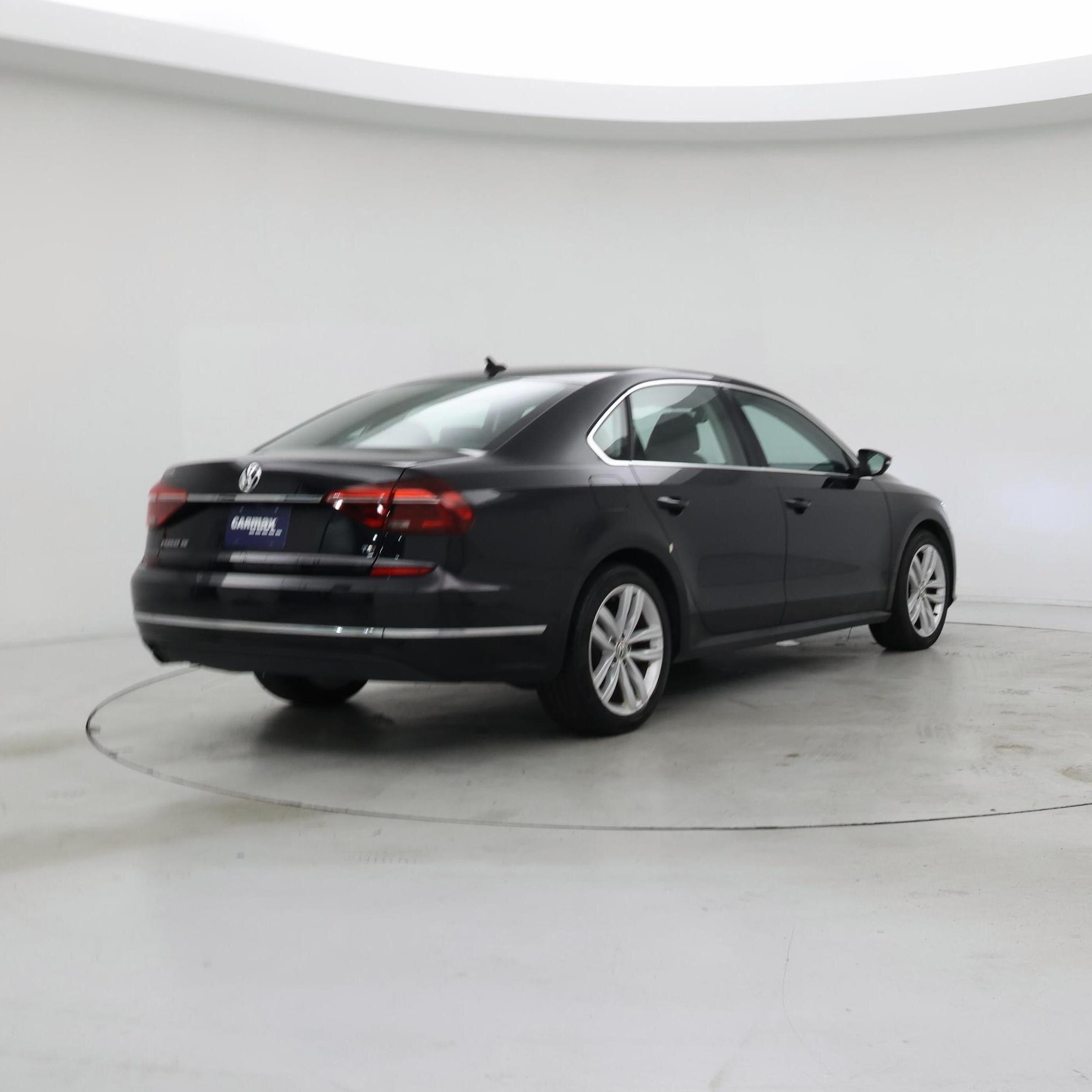 Thumbnail: 2018 Volkswagen Passat - 8