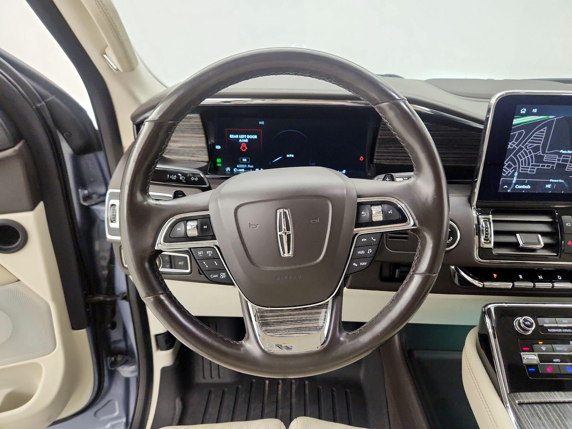 Thumbnail: 2020 Lincoln Navigator - 10