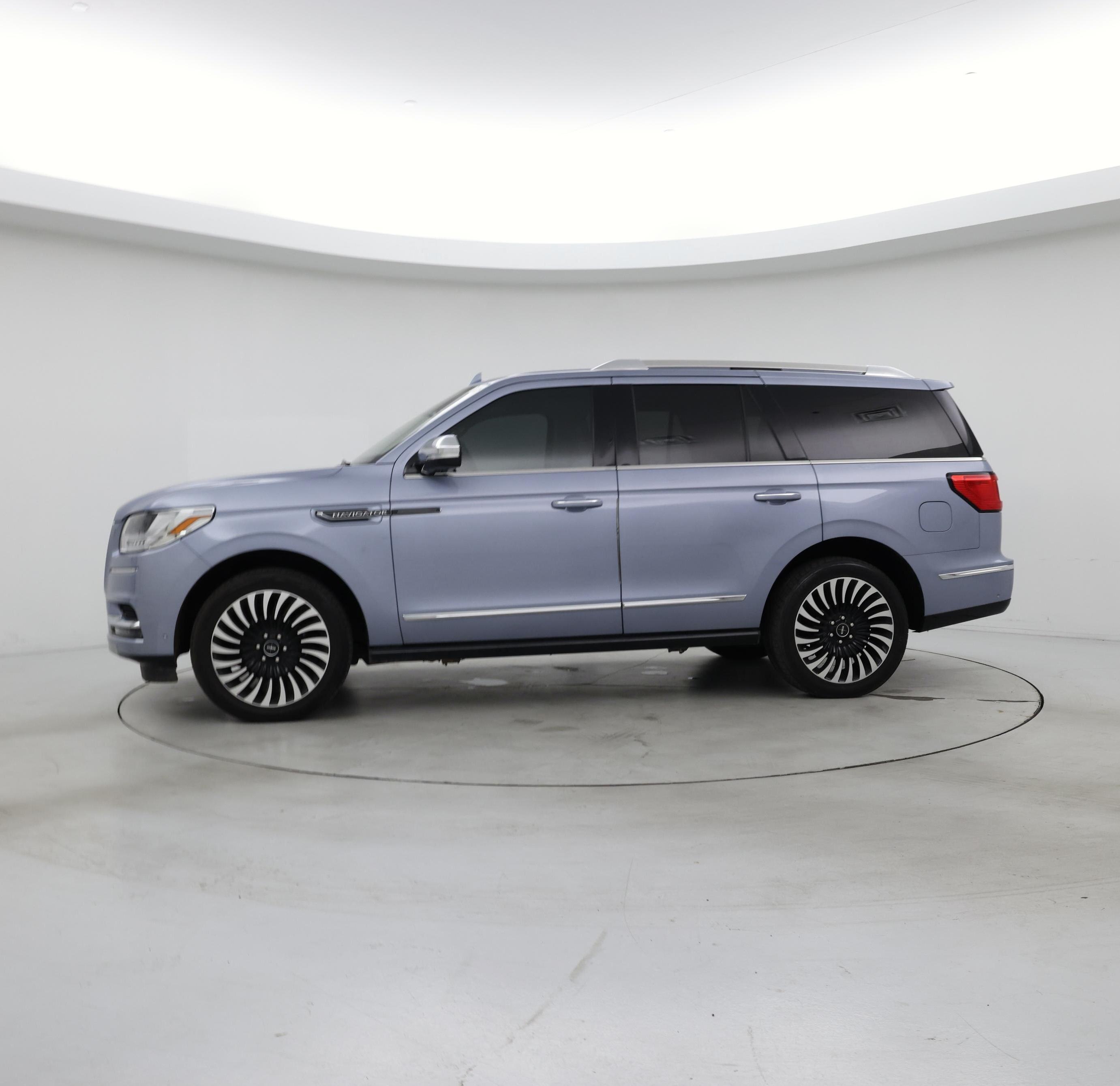 Thumbnail: 2020 Lincoln Navigator - 3