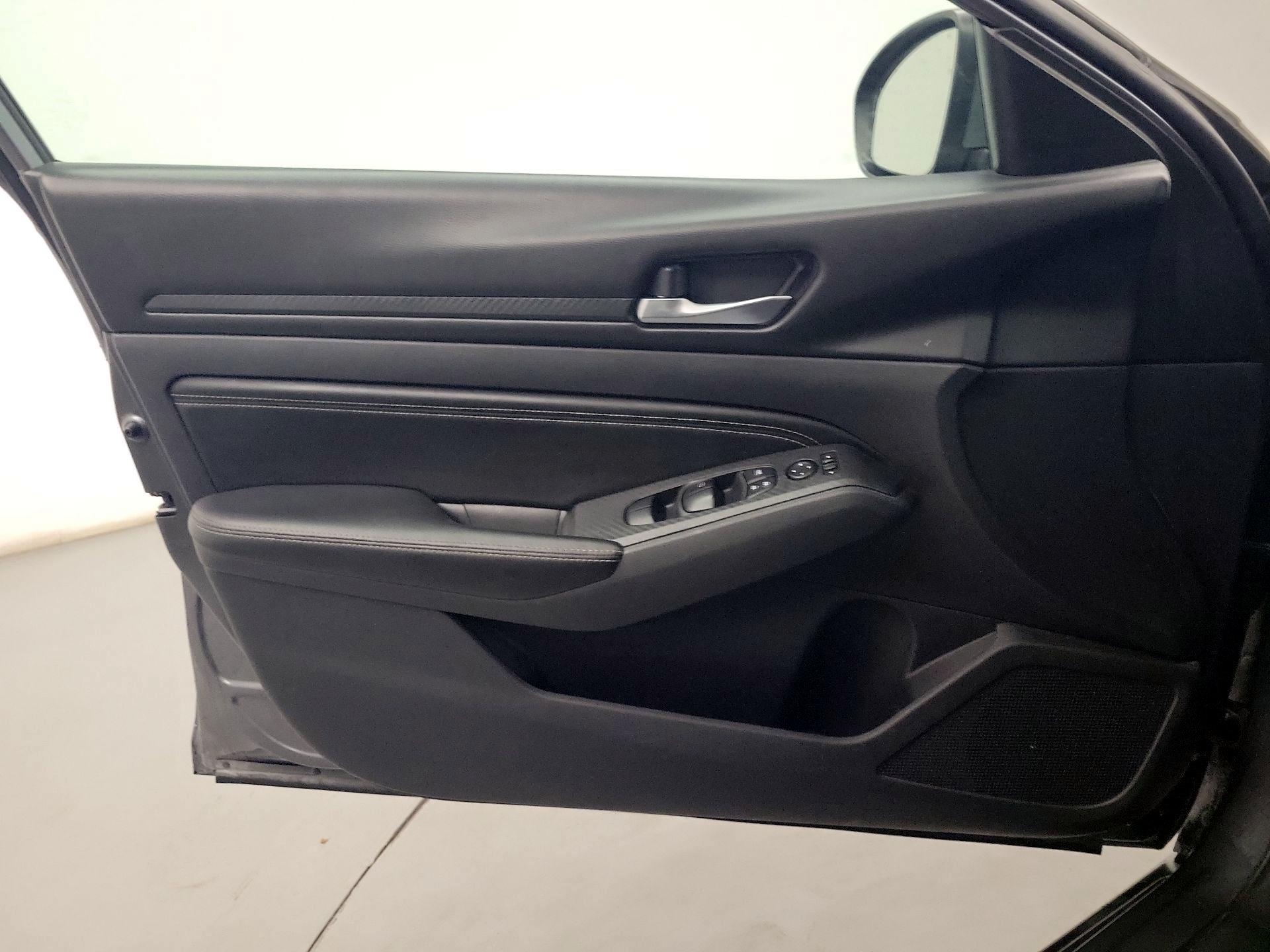 Thumbnail: 2019 Nissan Altima - 10