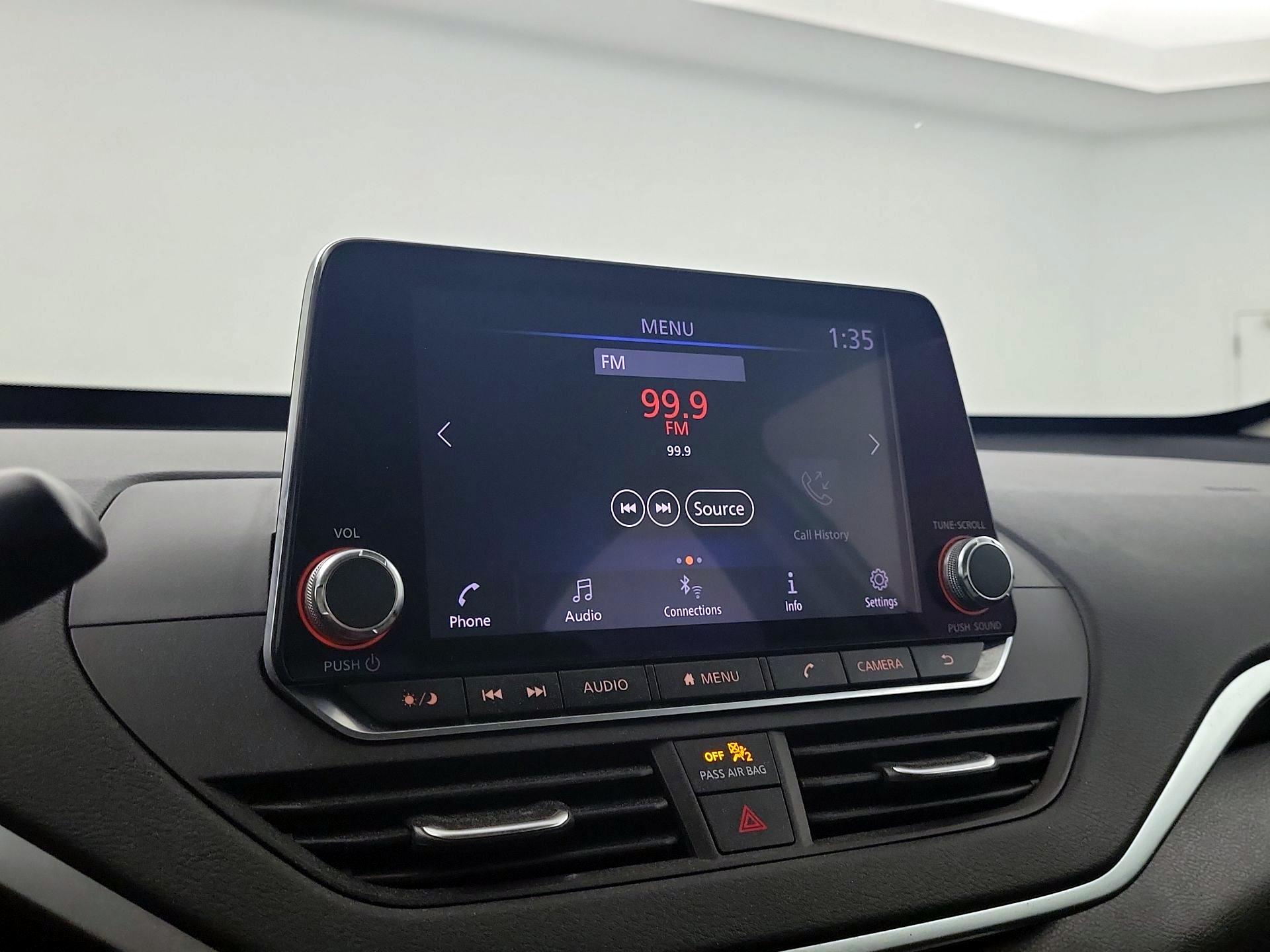 Thumbnail: 2019 Nissan Altima - 13