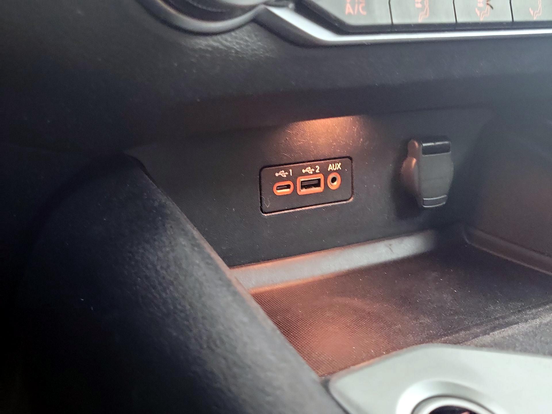 Thumbnail: 2019 Nissan Altima - 16