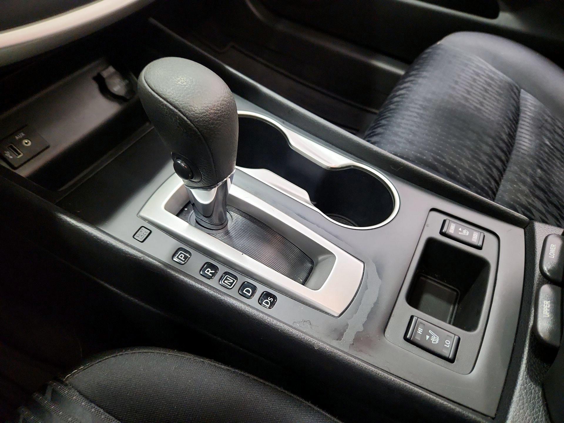 Thumbnail: 2017 Nissan Altima - 17