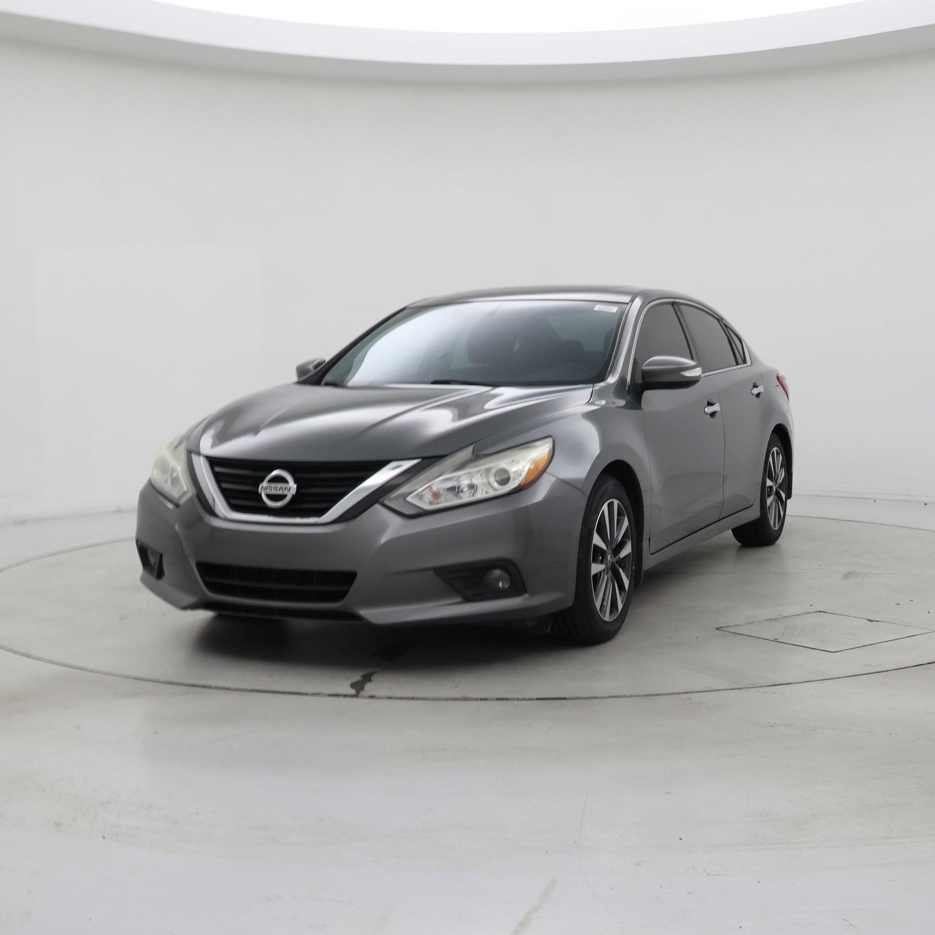 Thumbnail: 2017 Nissan Altima - 4
