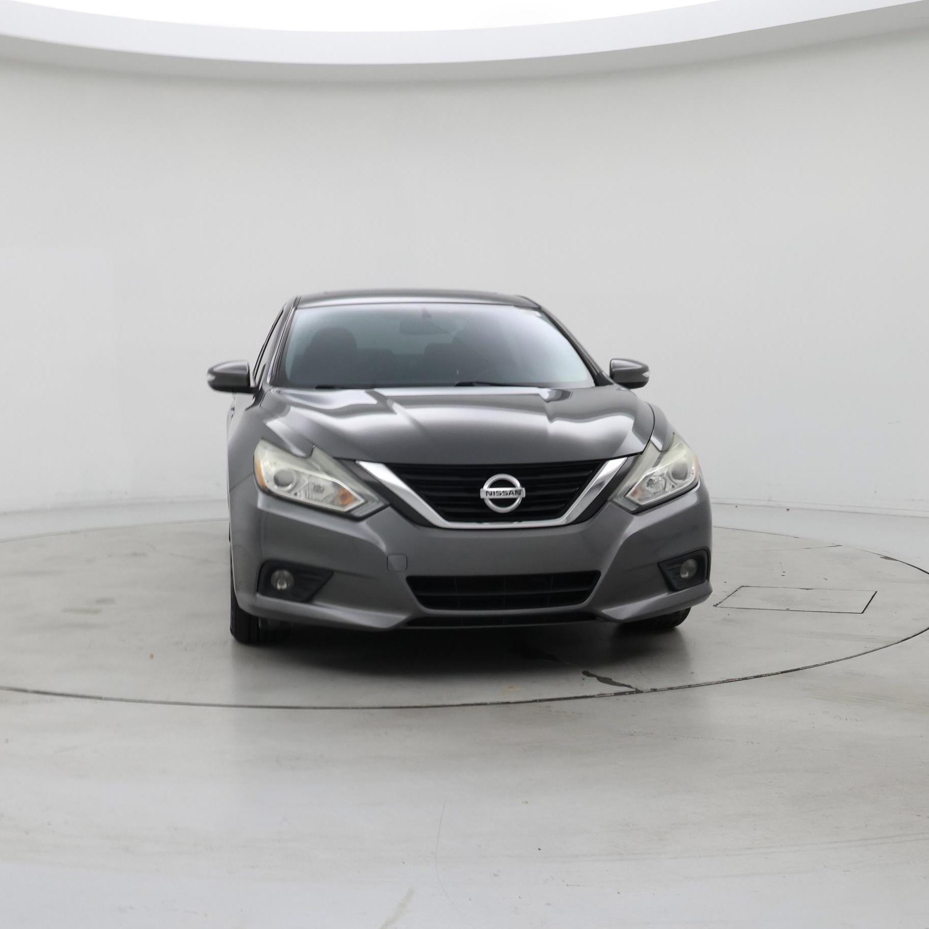 Thumbnail: 2017 Nissan Altima - 5