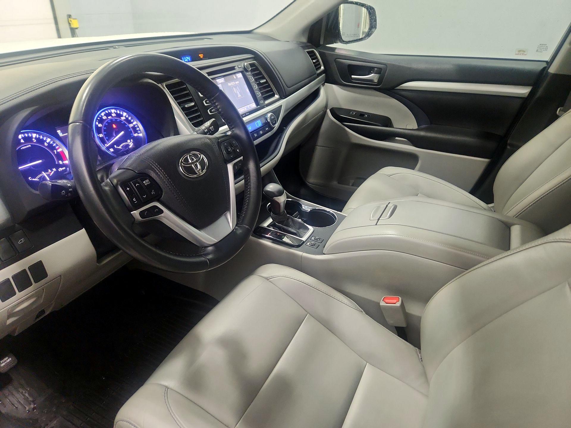 Thumbnail: 2018 Toyota Highlander - 11