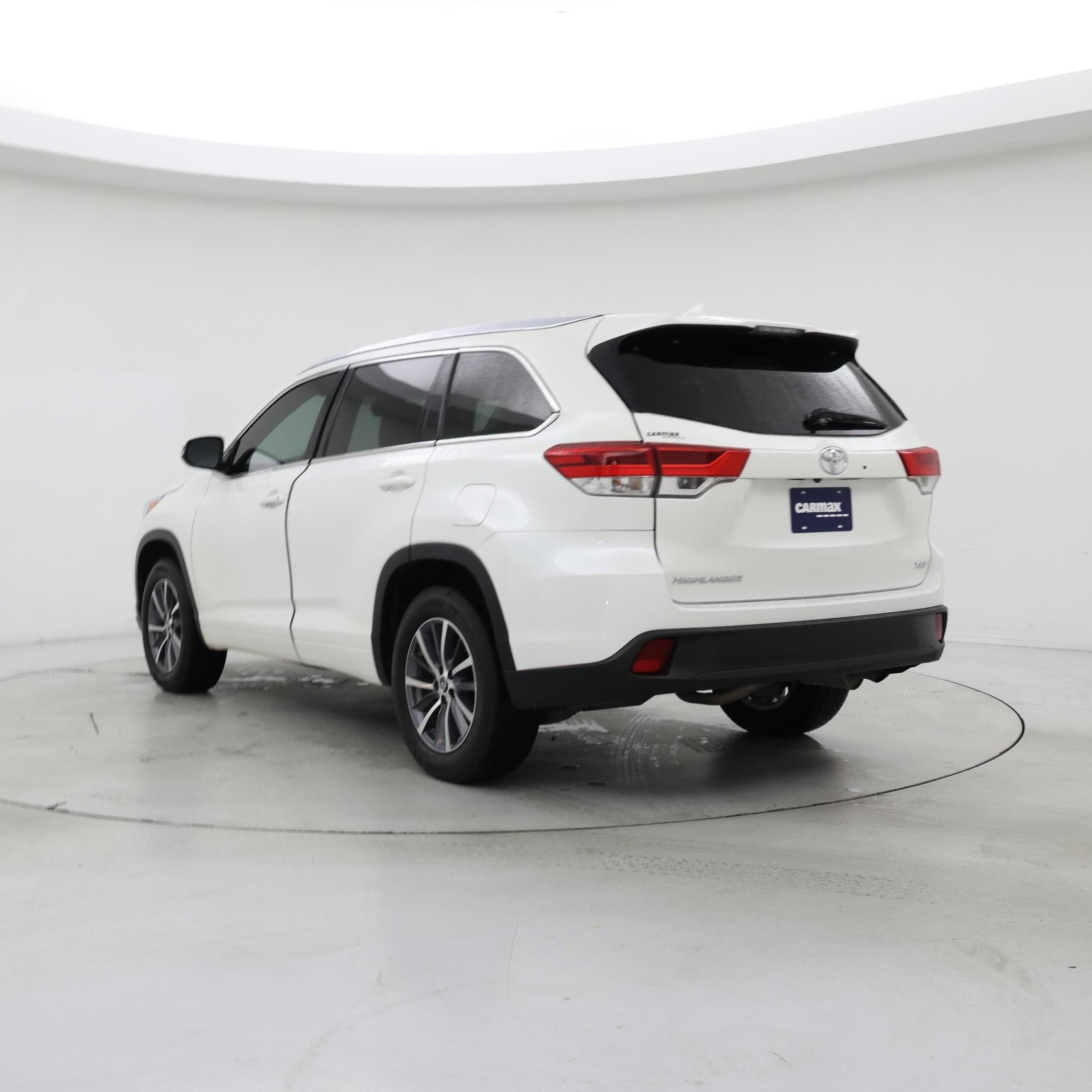 Thumbnail: 2018 Toyota Highlander - 2