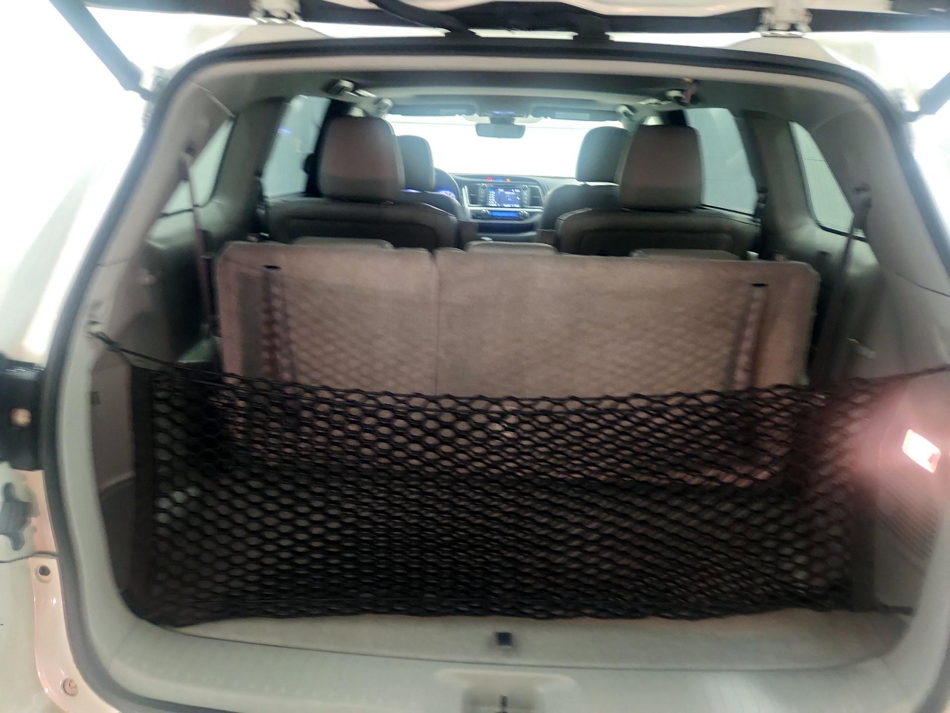 Thumbnail: 2018 Toyota Highlander - 20