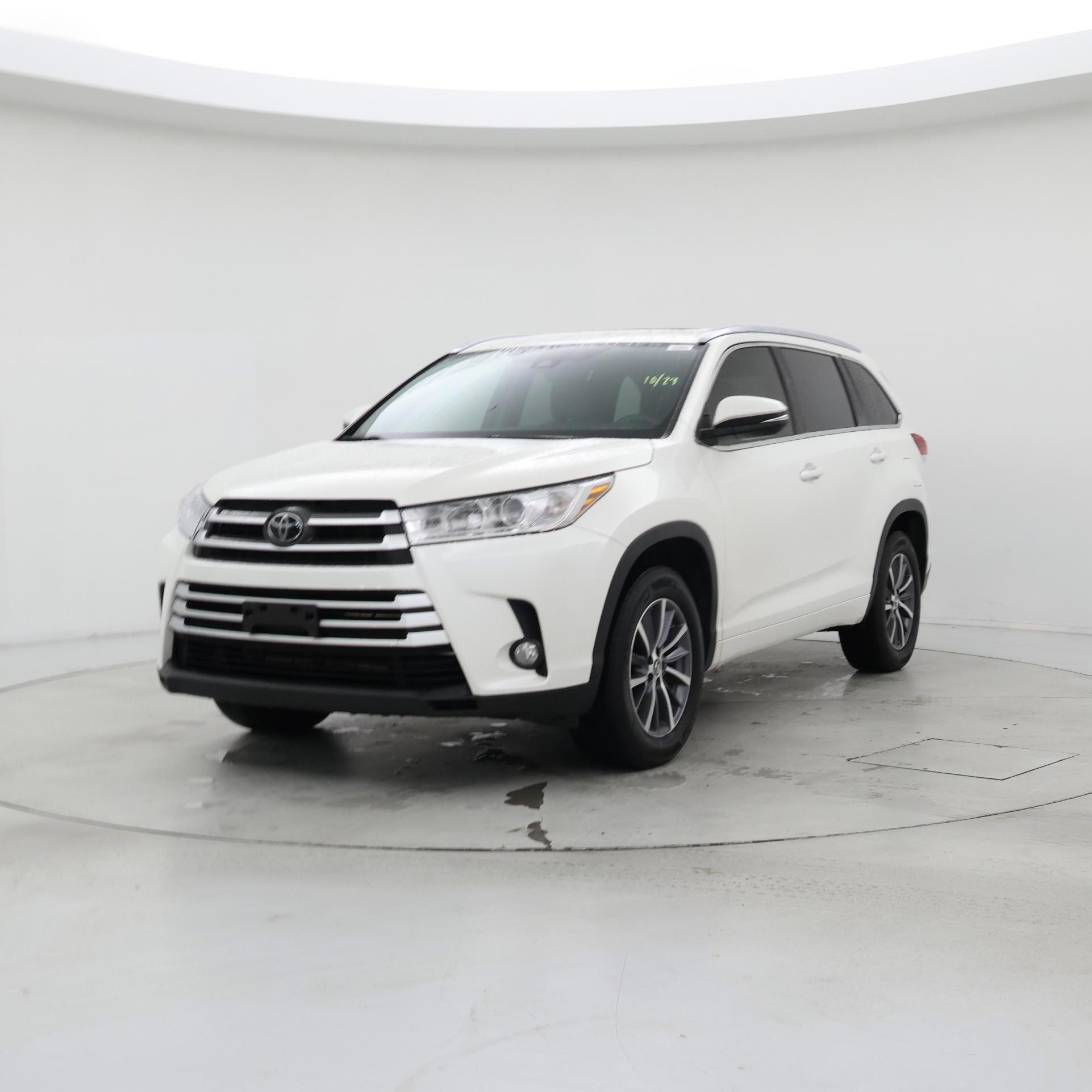 Thumbnail: 2018 Toyota Highlander - 4