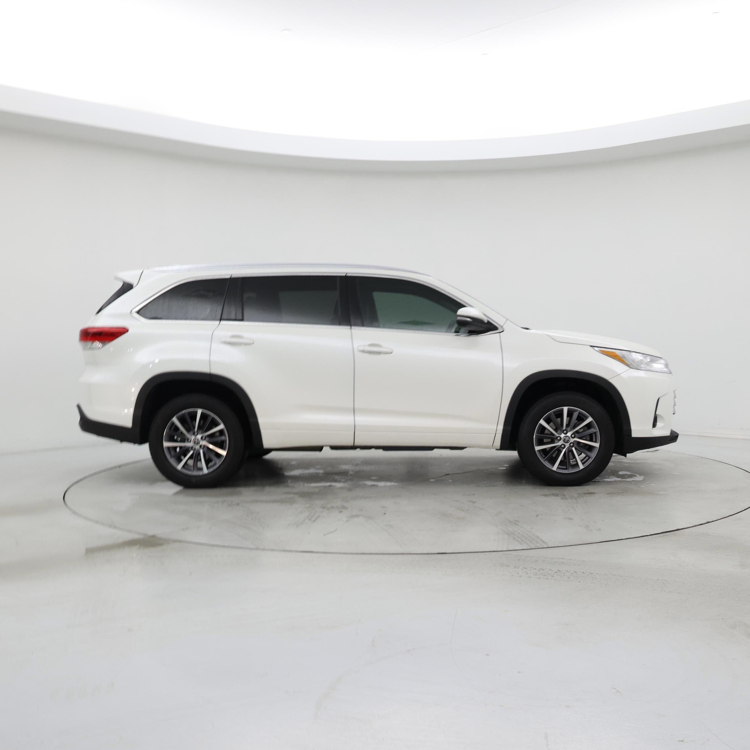 Thumbnail: 2018 Toyota Highlander - 7