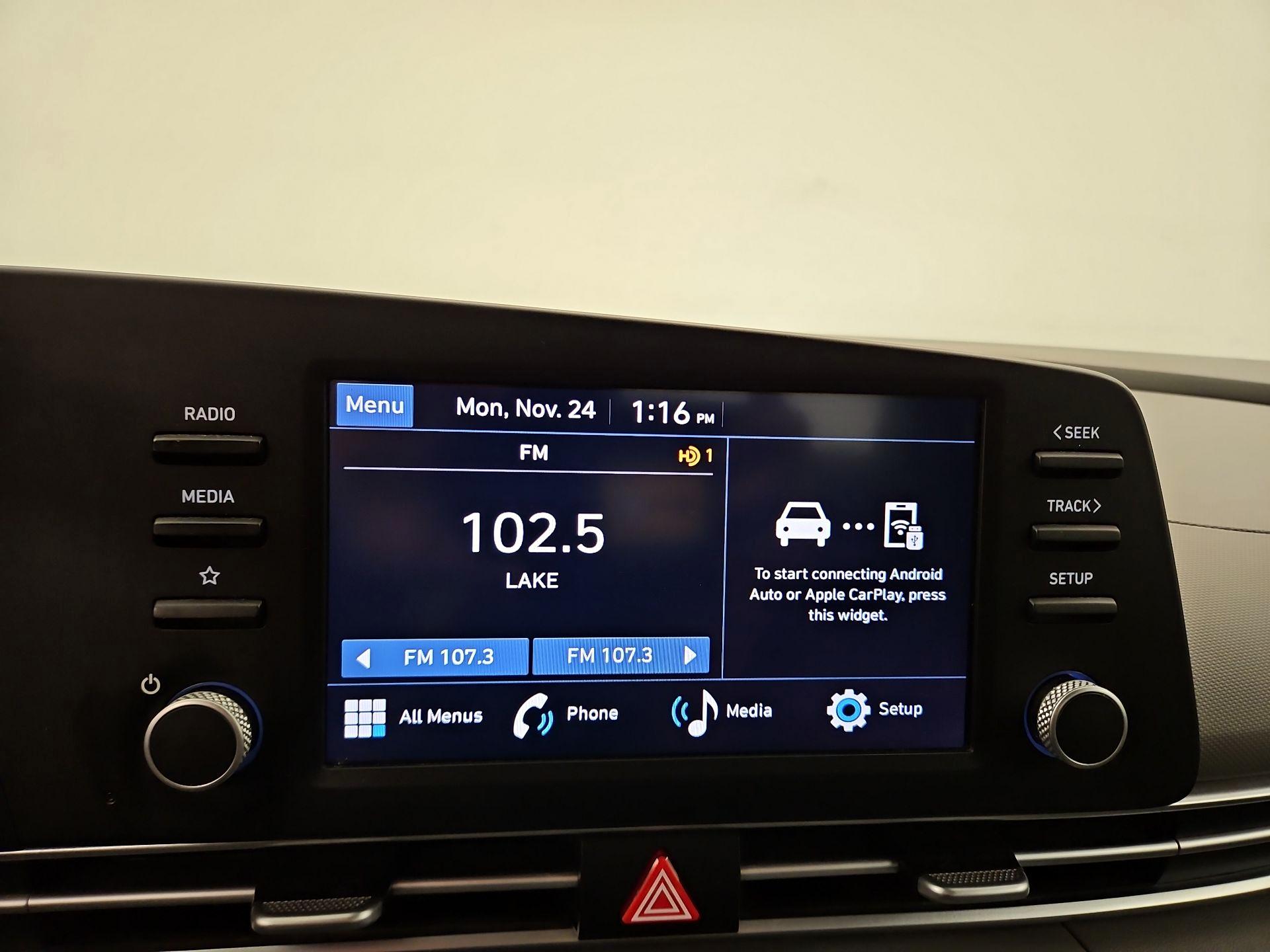 Thumbnail: 2024 Hyundai Elantra - 15