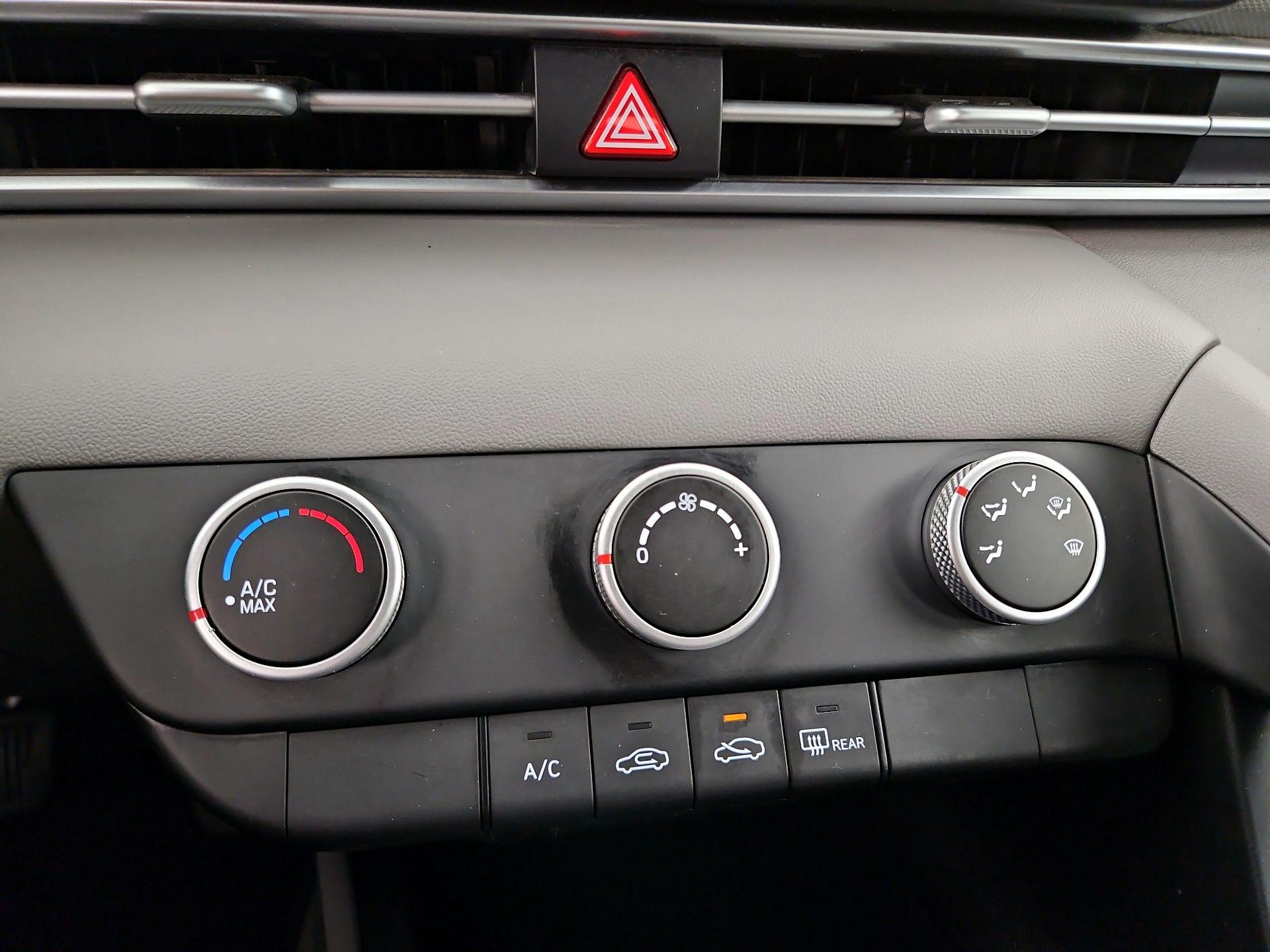 Thumbnail: 2024 Hyundai Elantra - 16