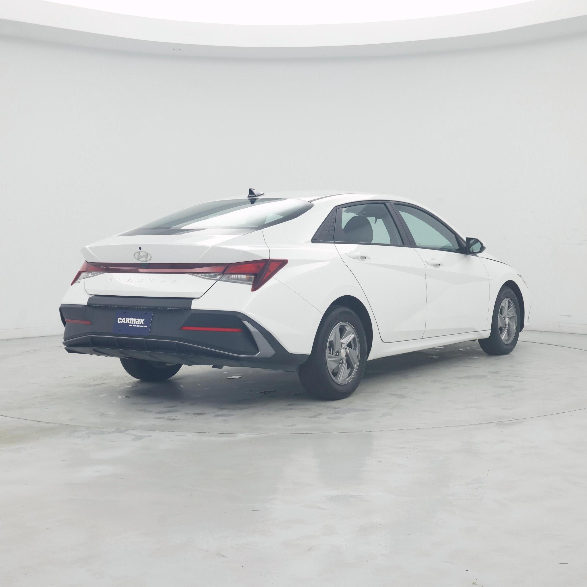 Thumbnail: 2024 Hyundai Elantra - 8