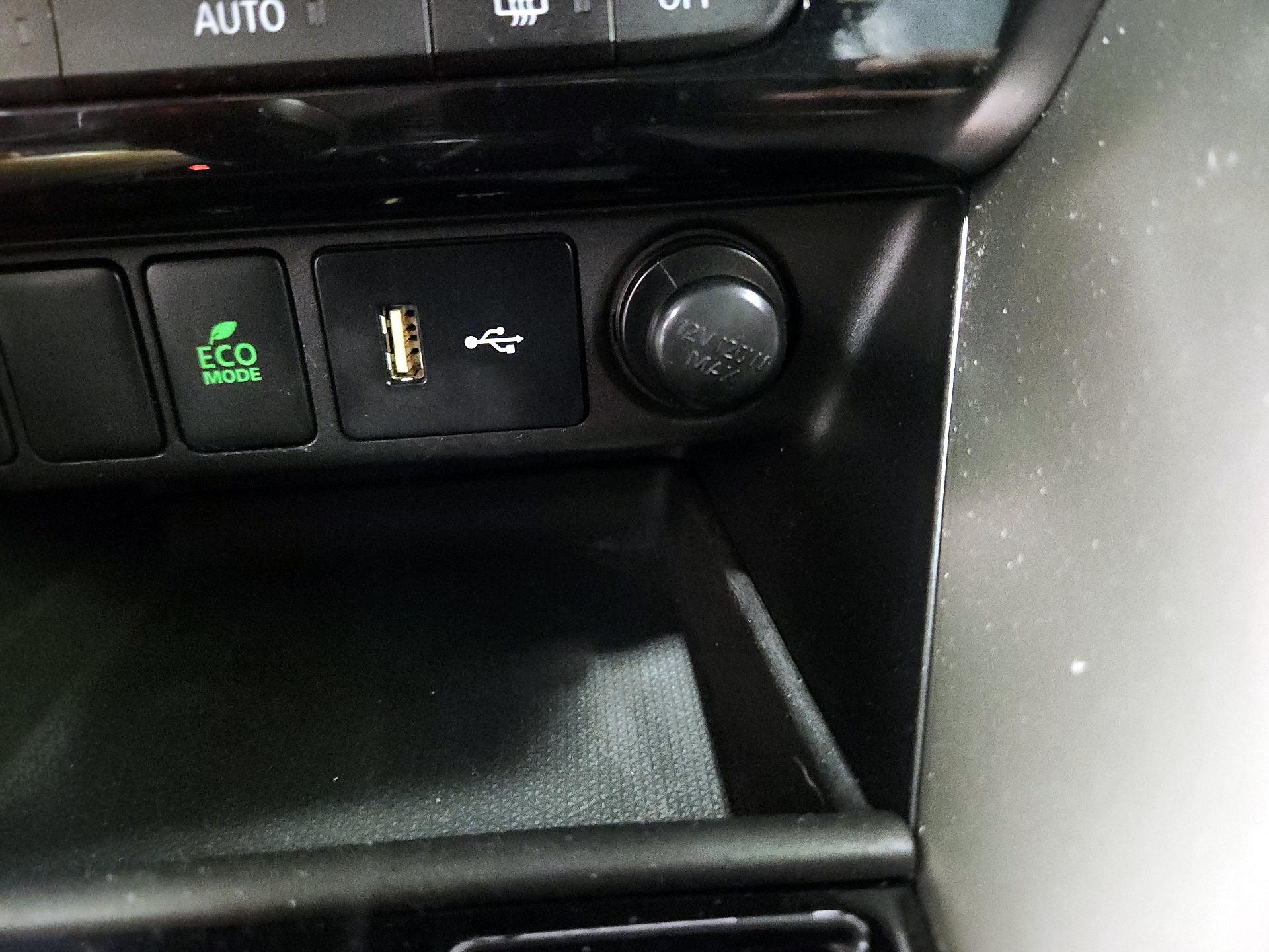 Thumbnail: 2020 Mitsubishi Eclipse Cross - 18