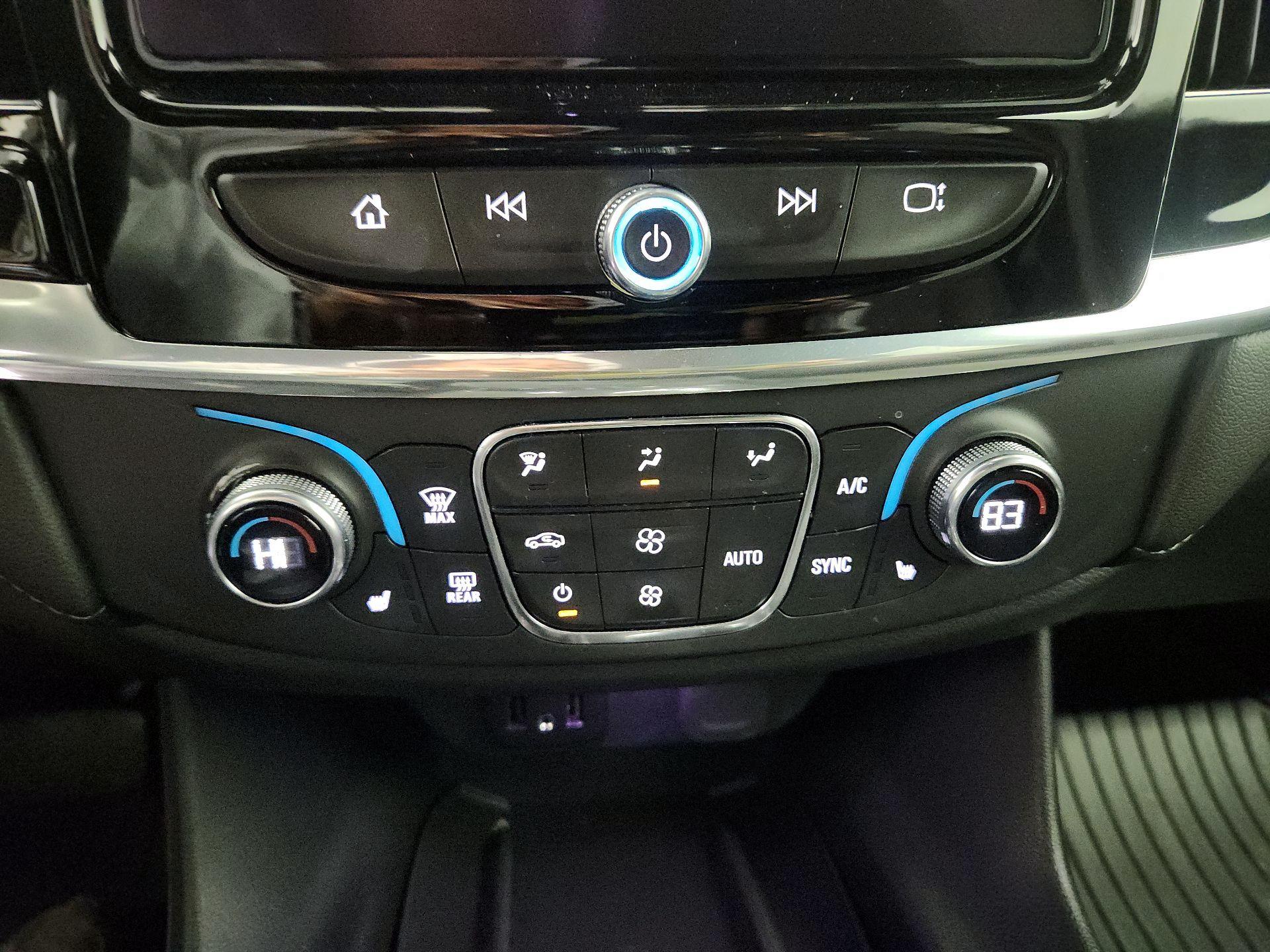 Thumbnail: 2023 Chevrolet Traverse - 16