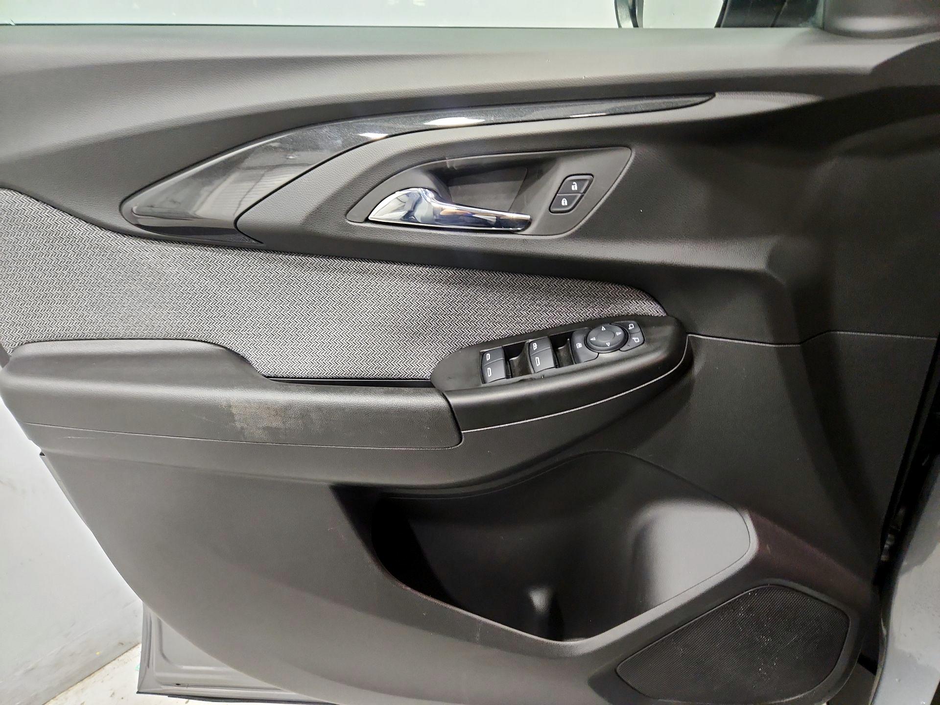 Thumbnail: 2023 Chevrolet TrailBlazer - 12